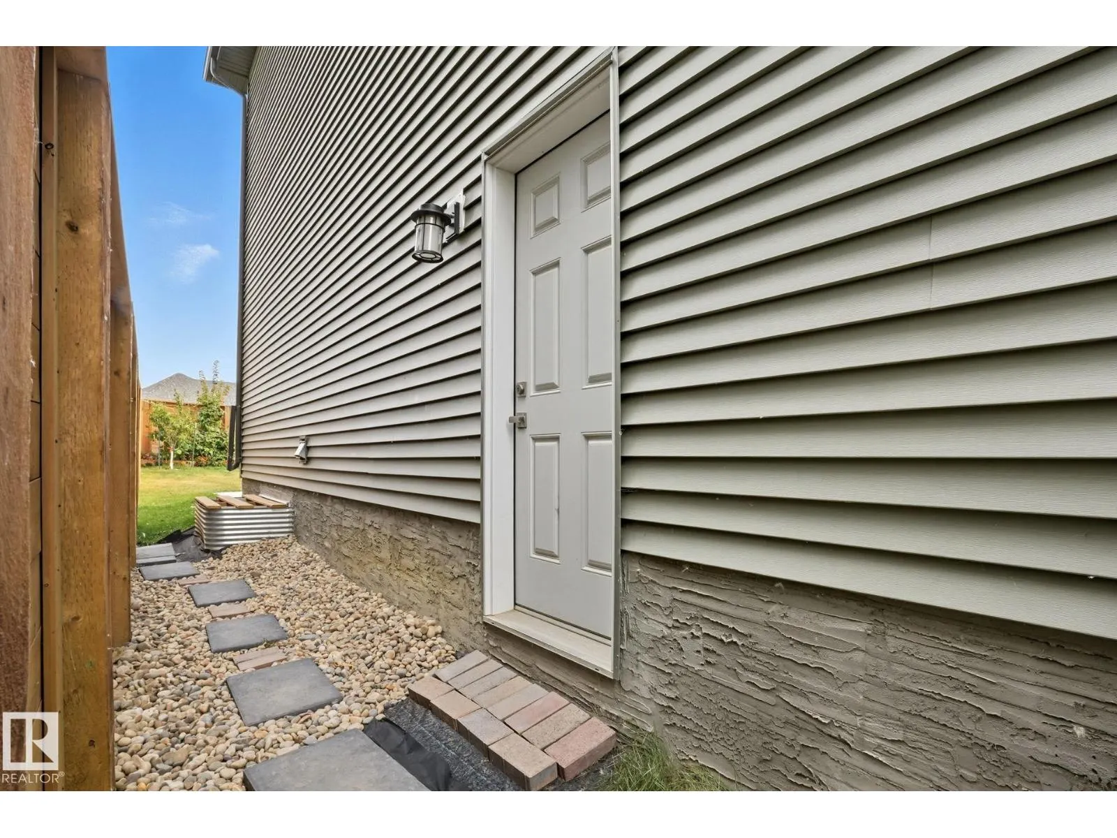 73 Redspur Drive