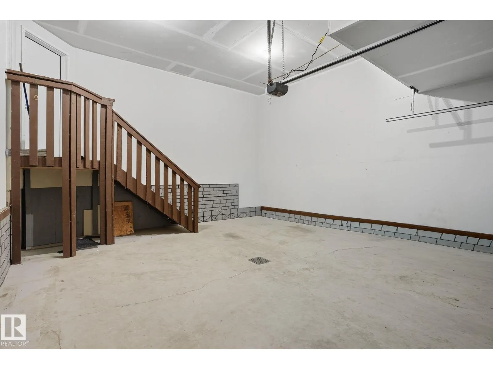 73 Redspur Drive