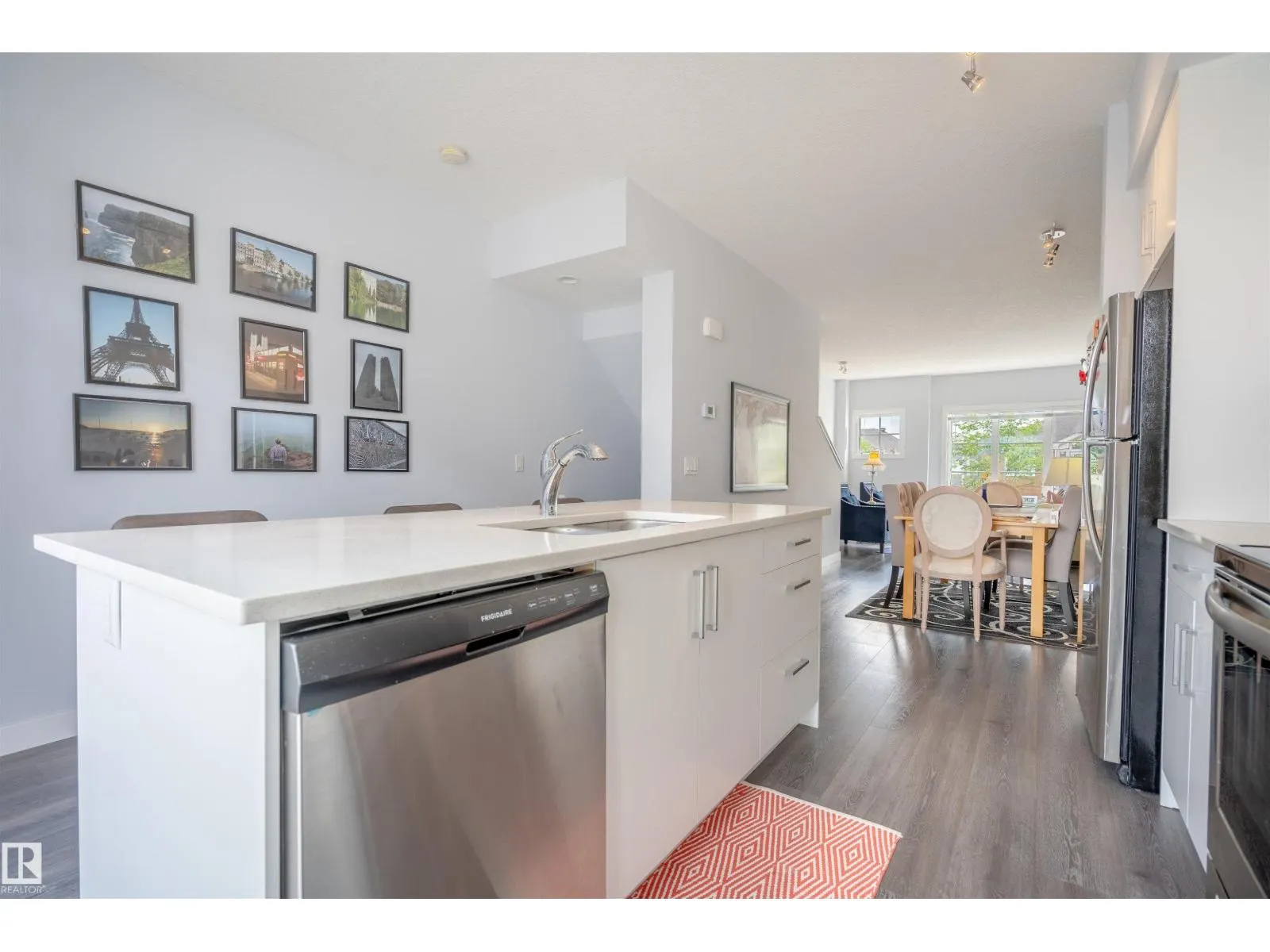 1085 GAULT BV NW