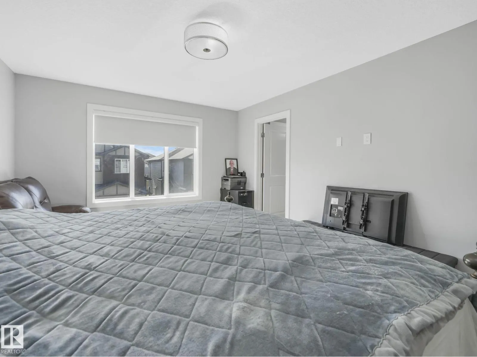 #29 1703 16 AV NW