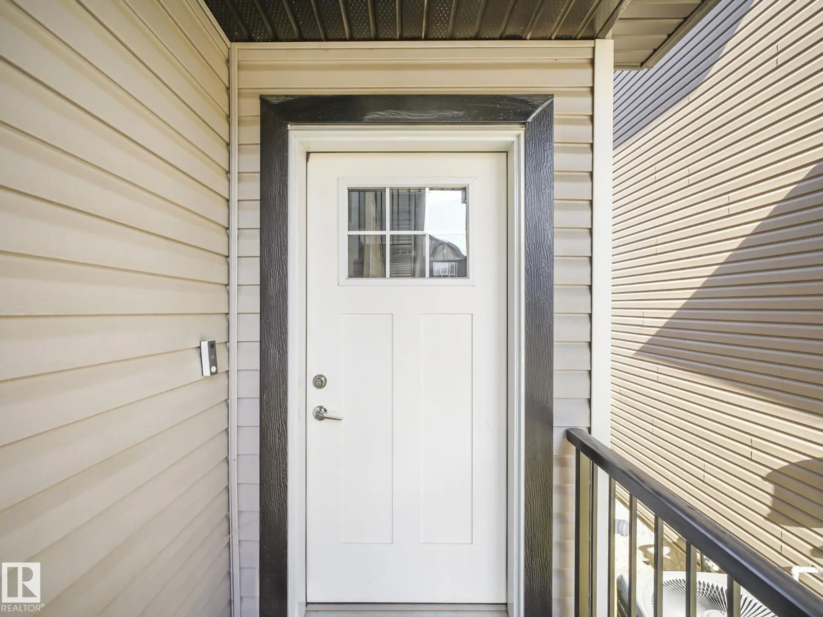 #29 1703 16 AV NW