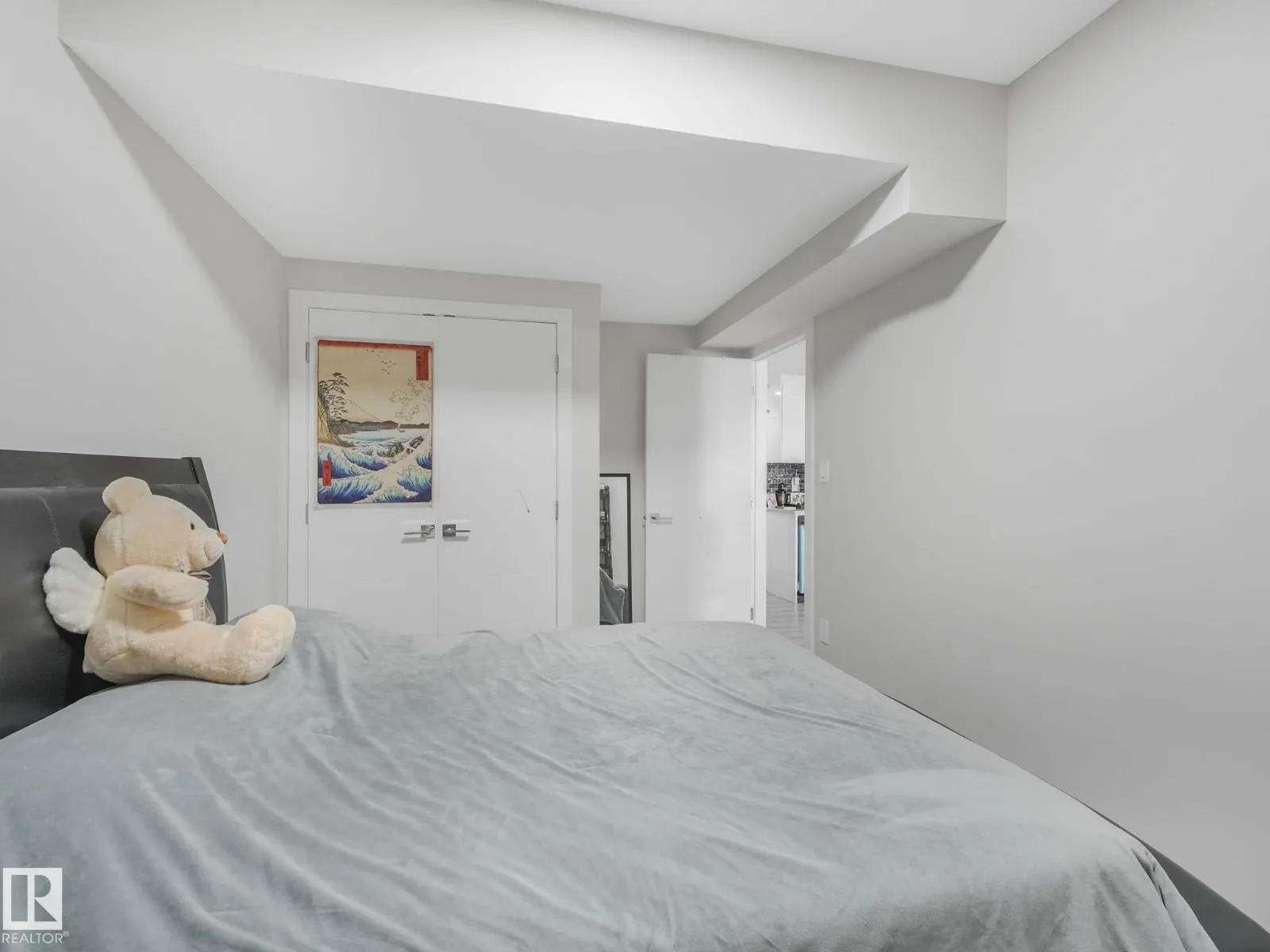 #29 1703 16 AV NW