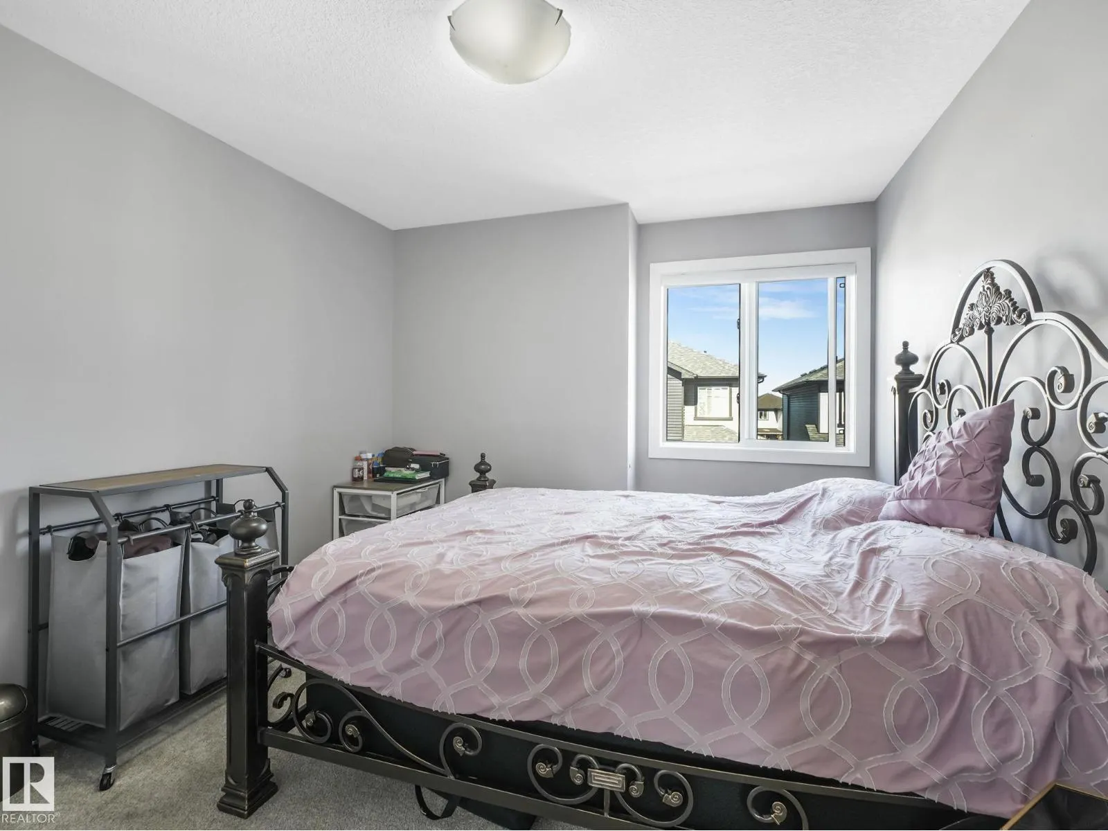 #29 1703 16 AV NW