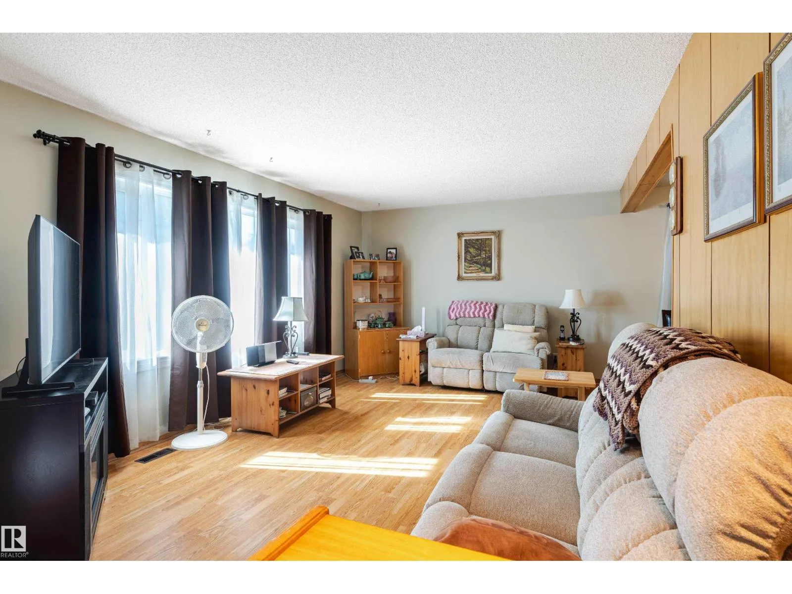 9718 76 AV NW