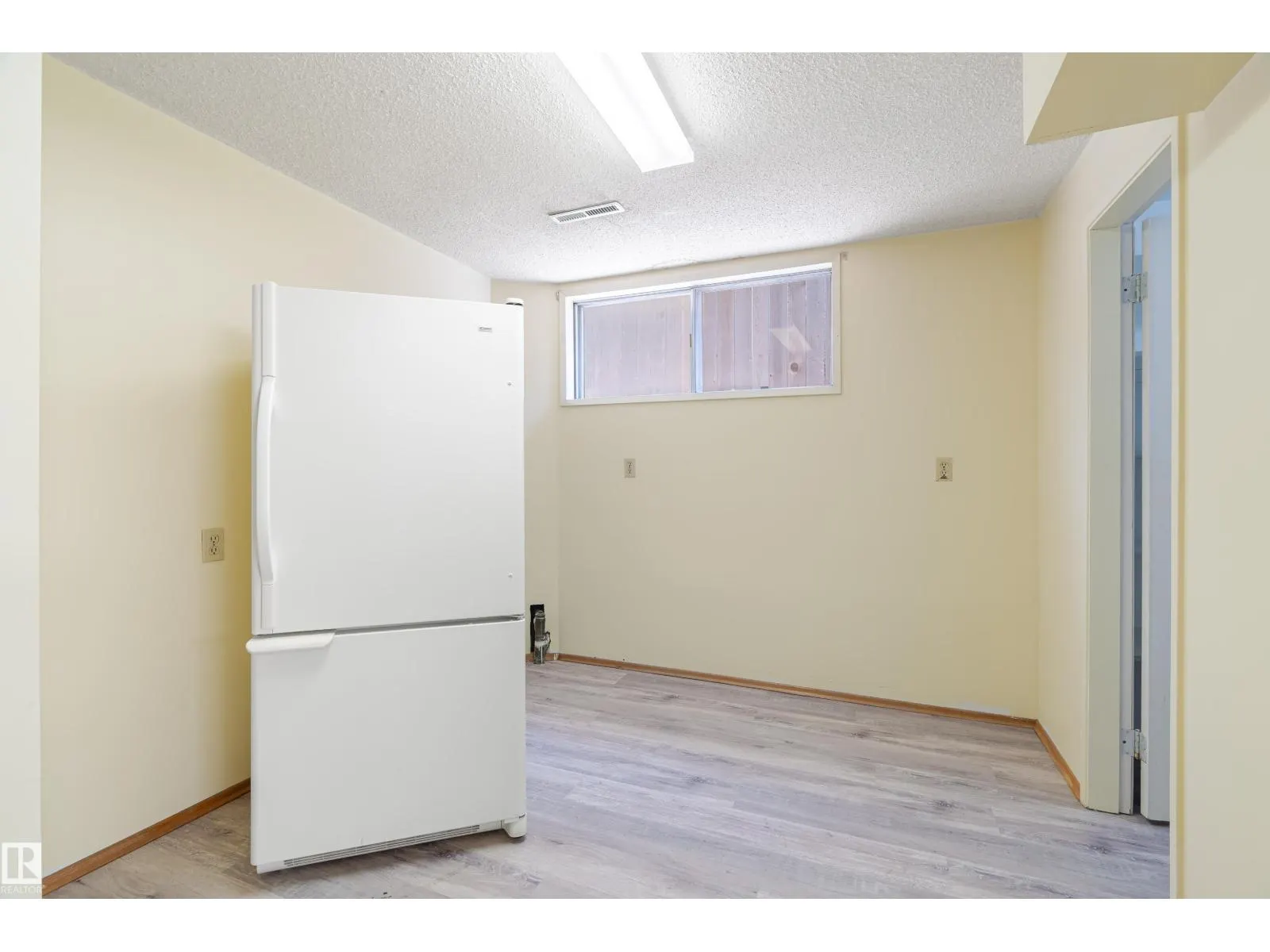 9718 76 AV NW