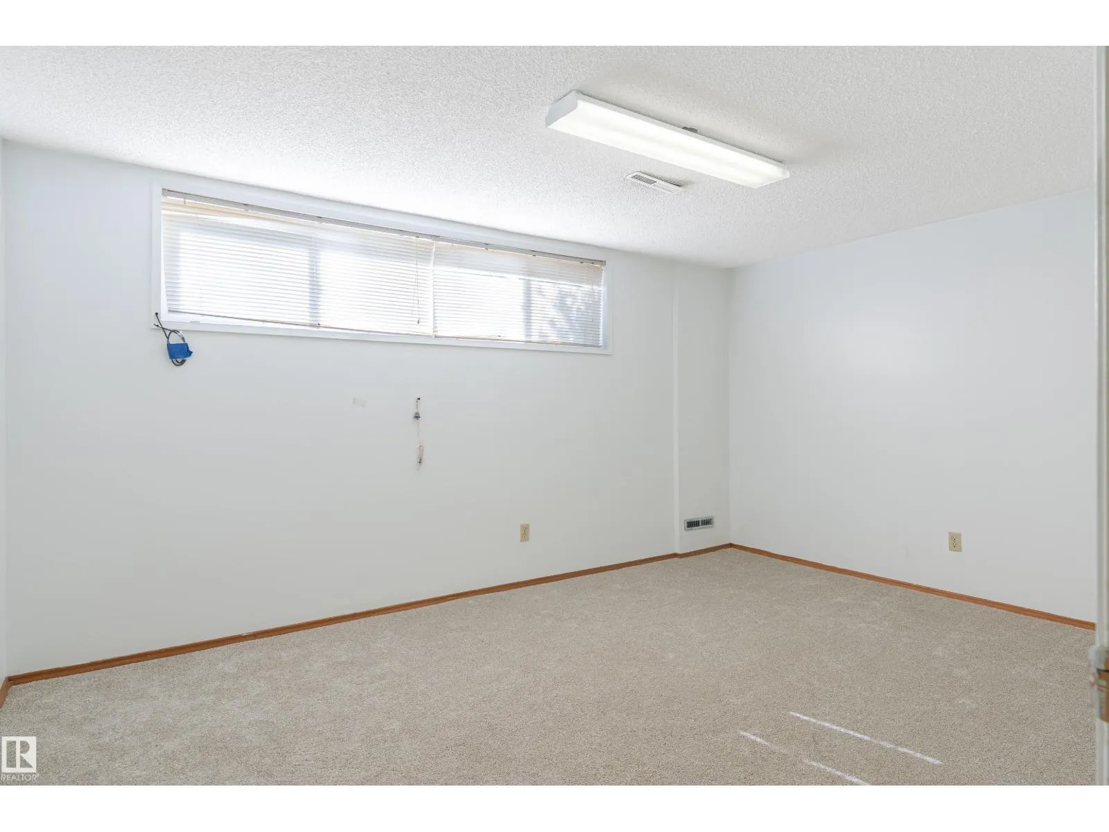 9718 76 AV NW