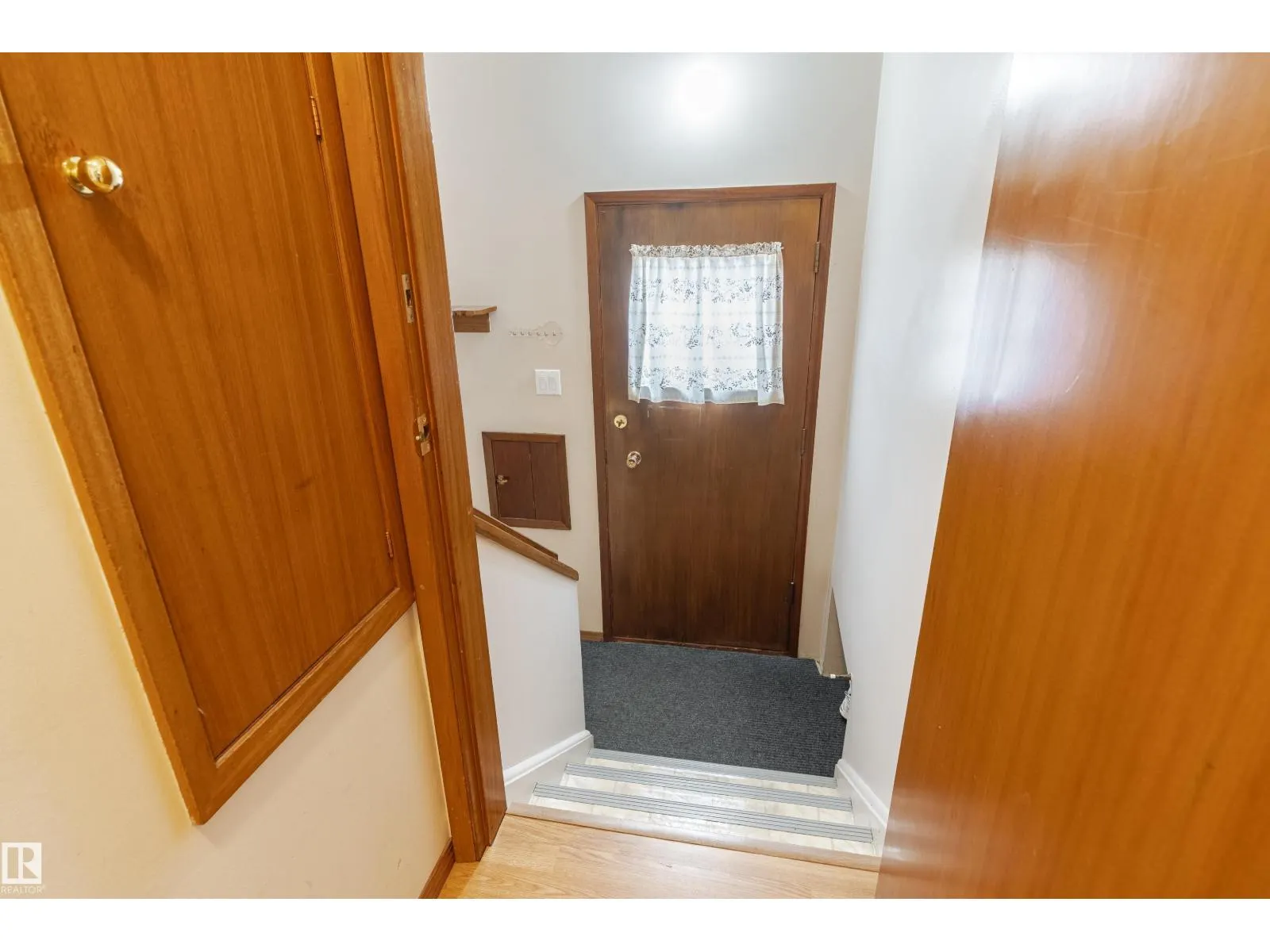 9718 76 AV NW
