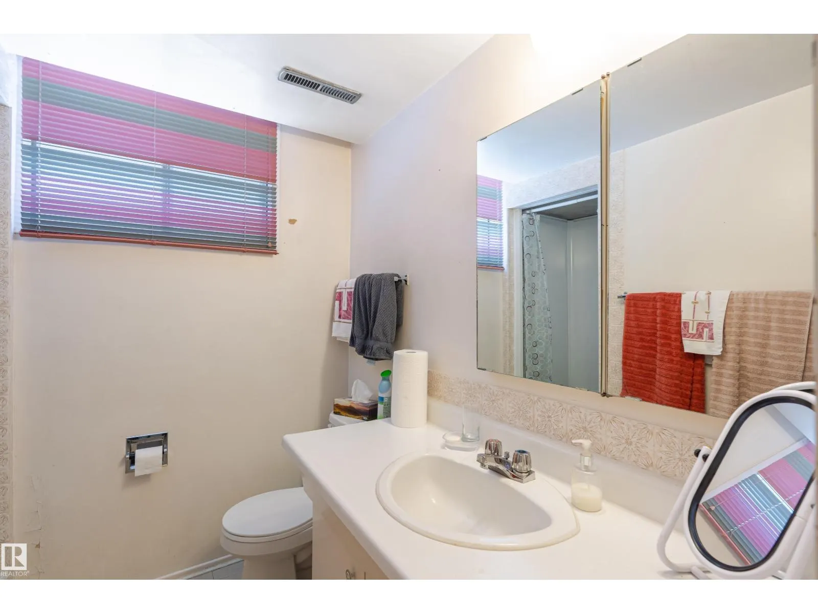 9718 76 AV NW