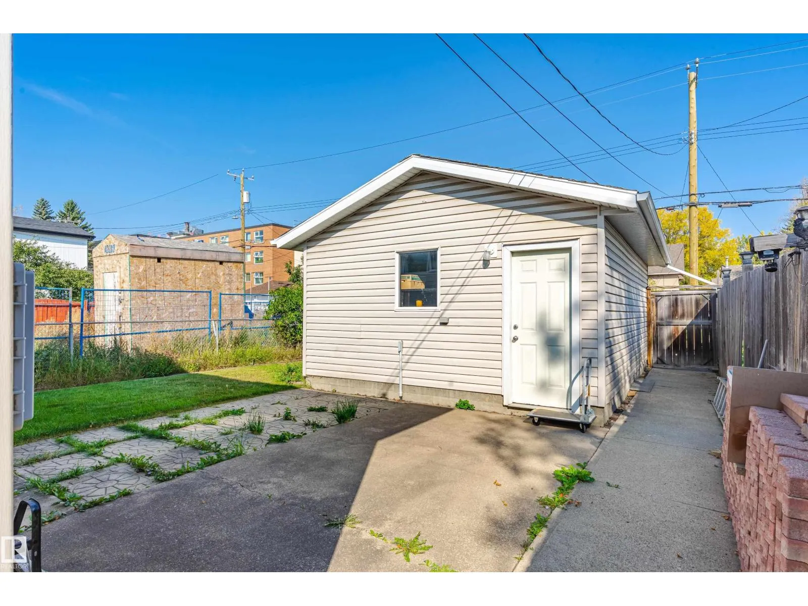 9718 76 AV NW