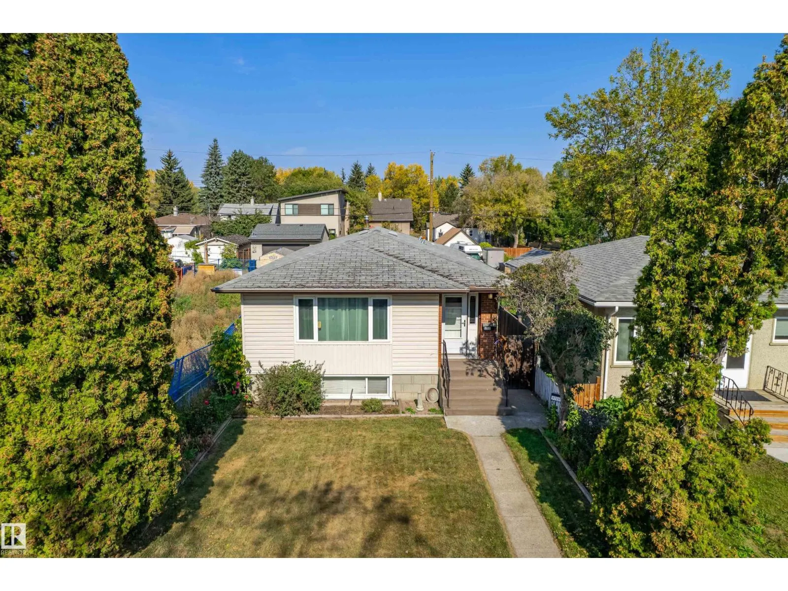 9718 76 AV NW