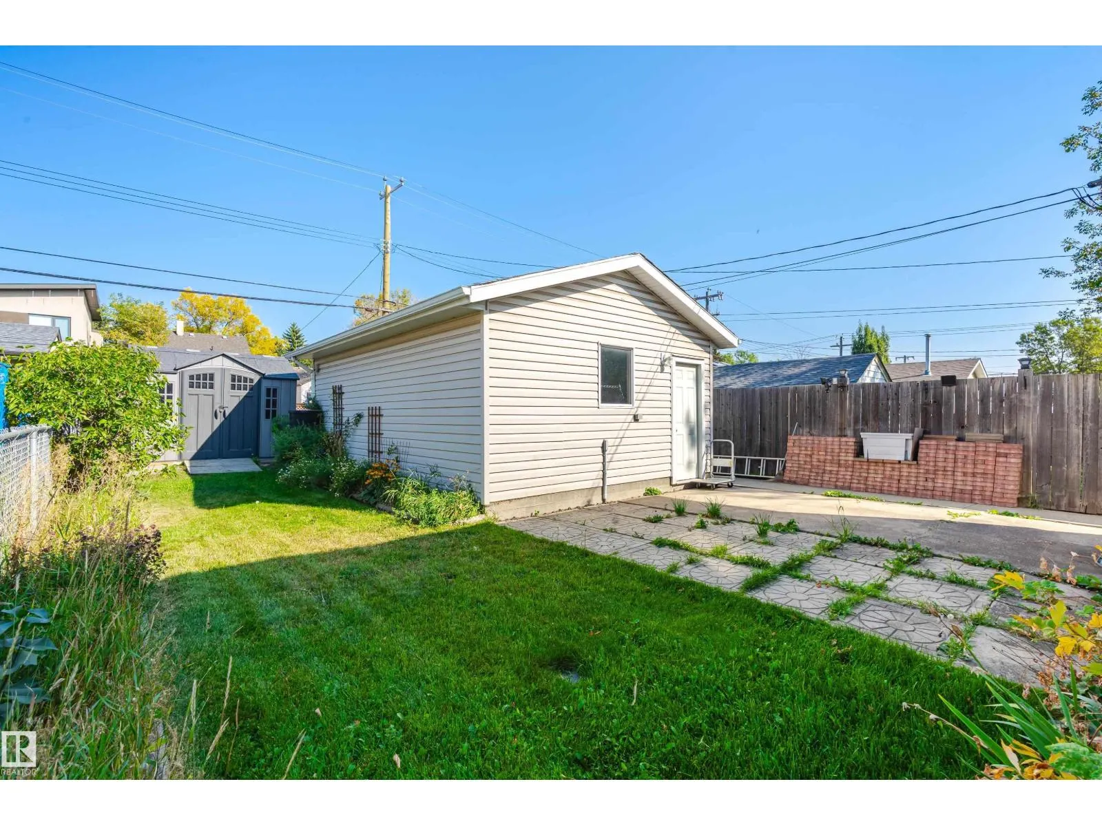 9718 76 AV NW