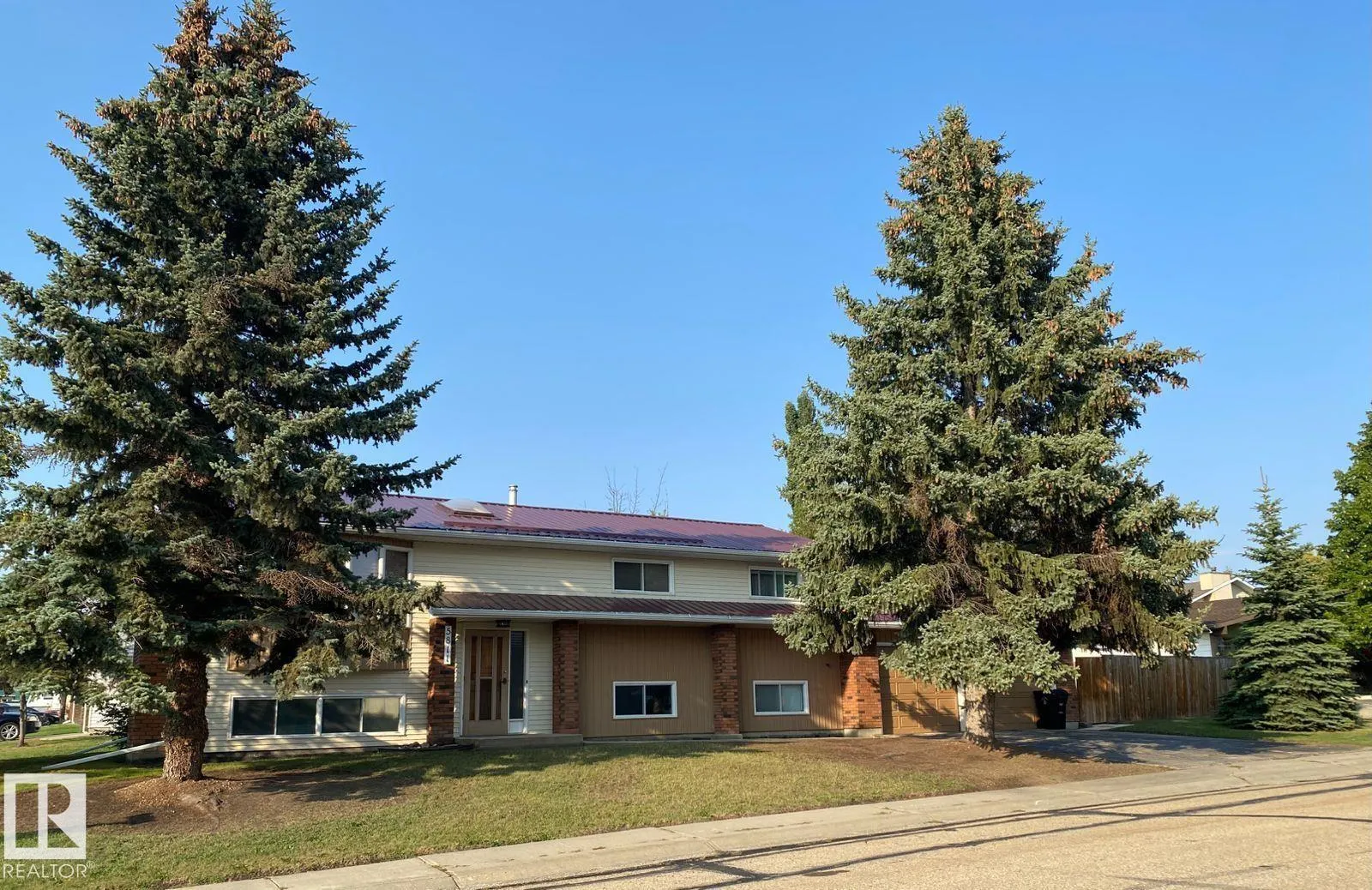 5811 56 ST