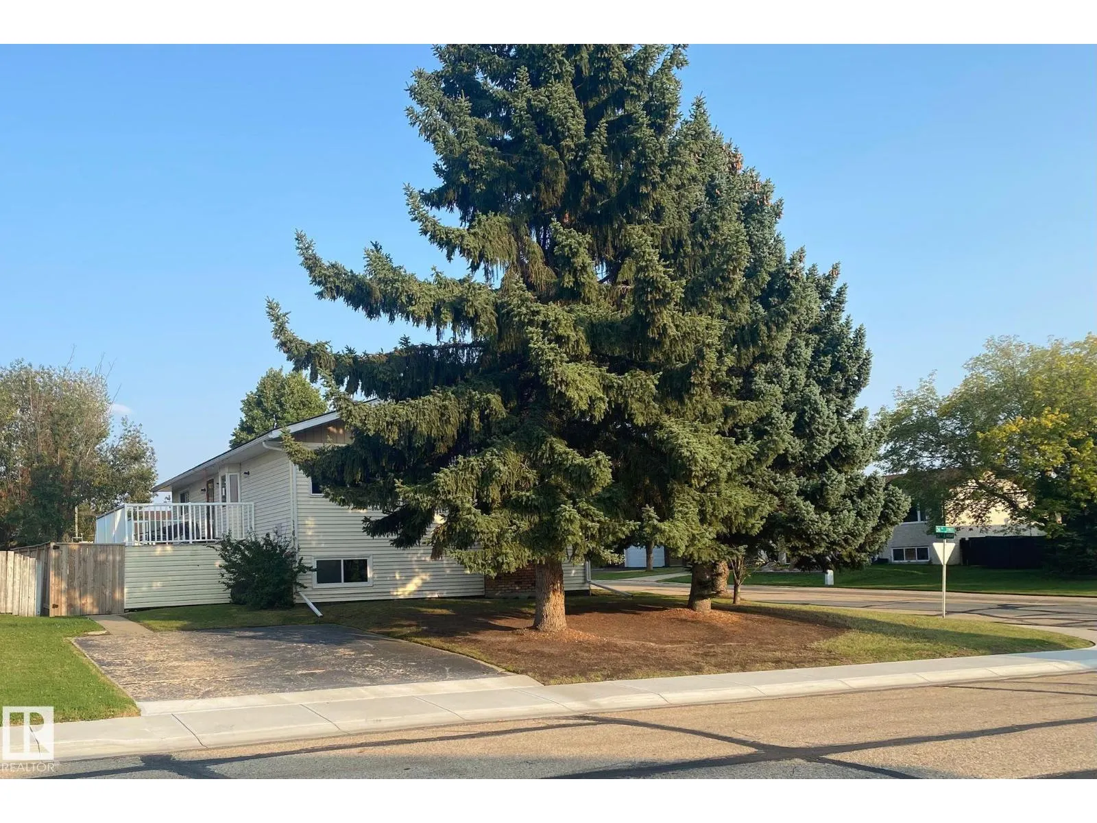5811 56 ST