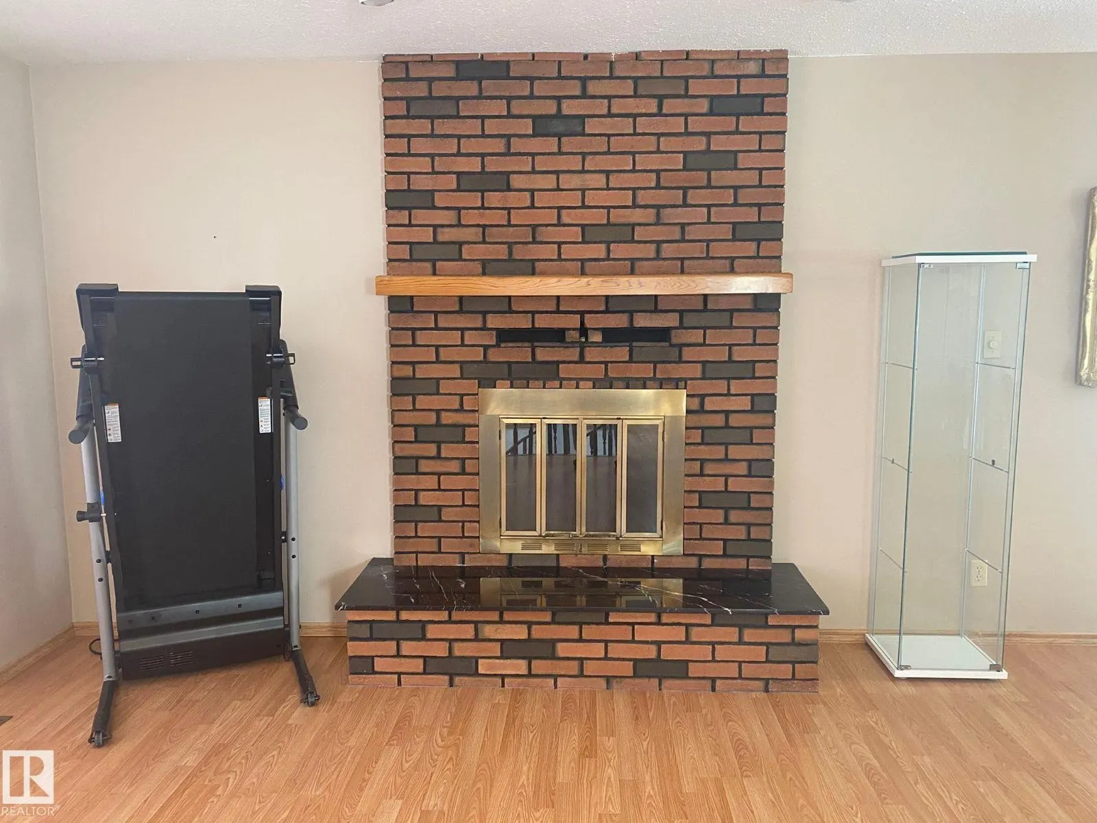 5811 56 ST