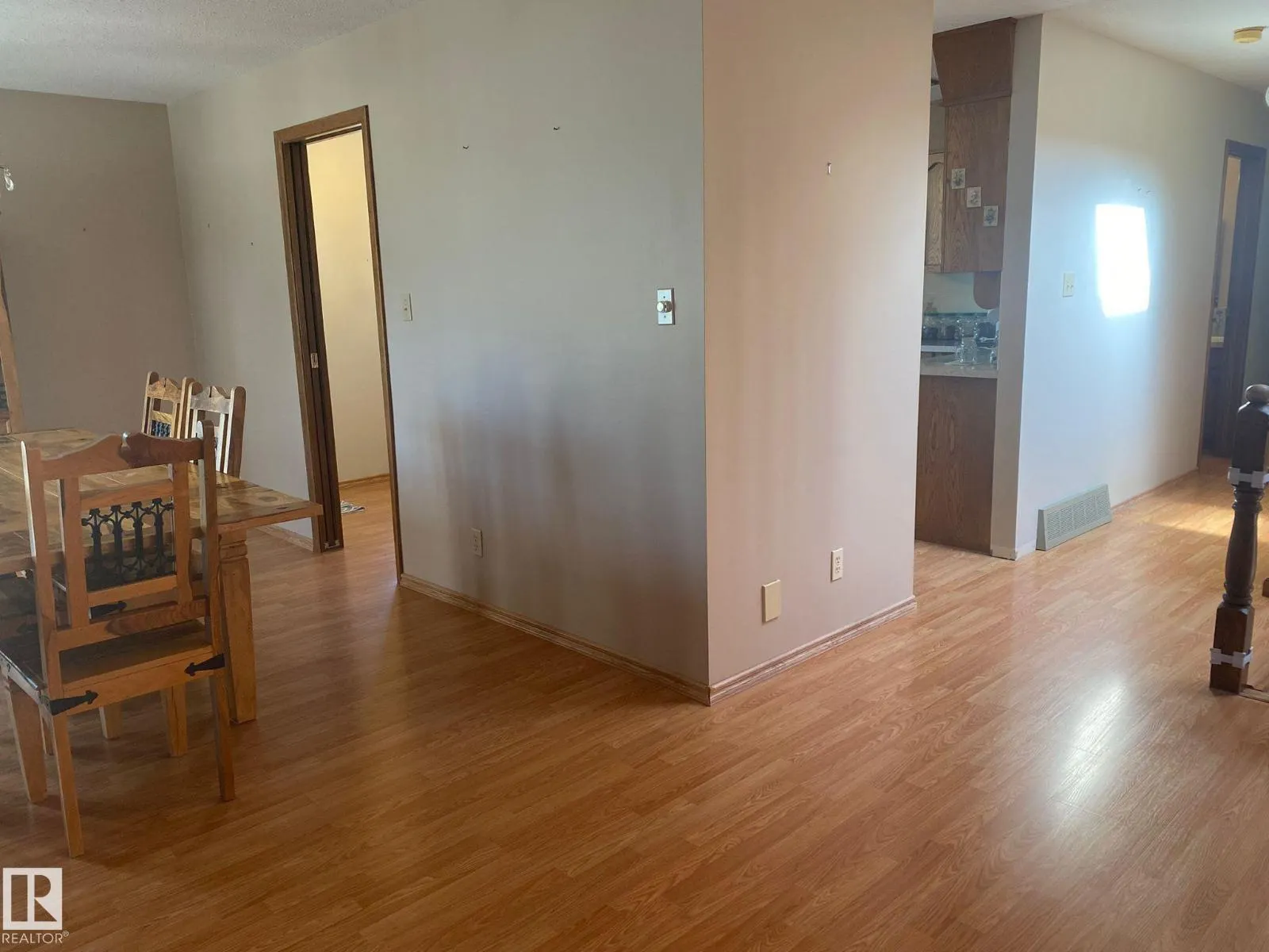 5811 56 ST