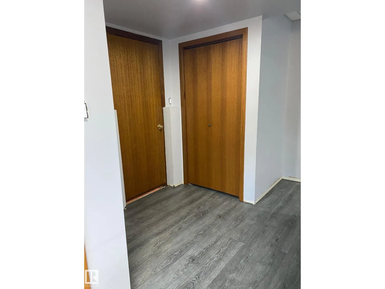 5811 56 ST