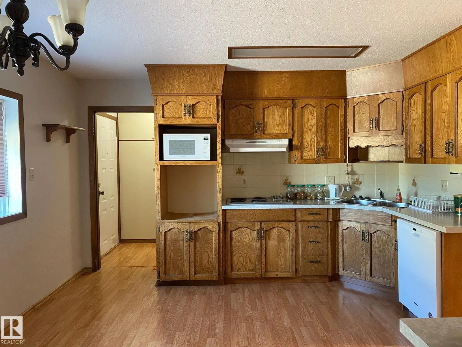 5811 56 ST