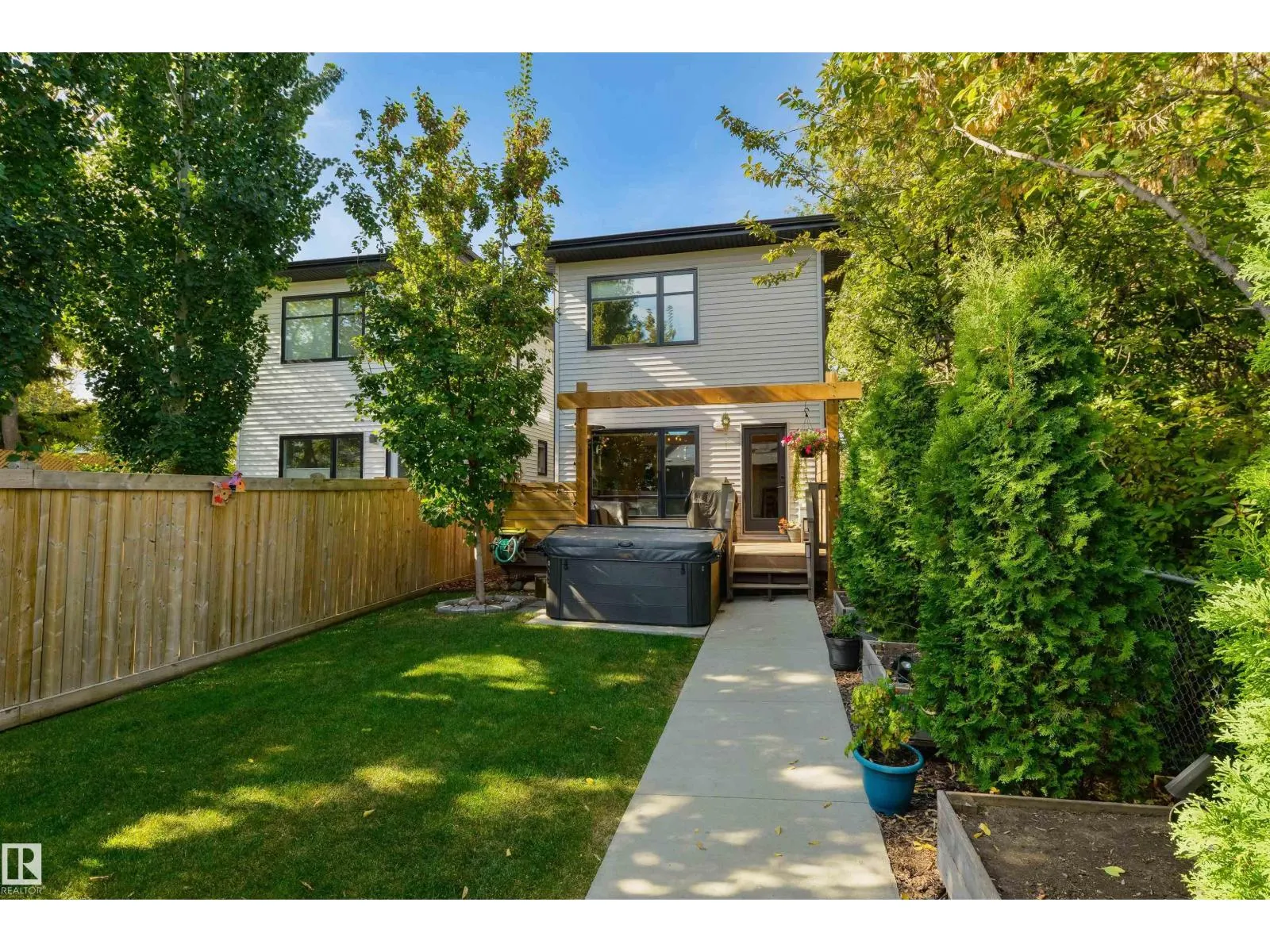 11415 126 ST NW
