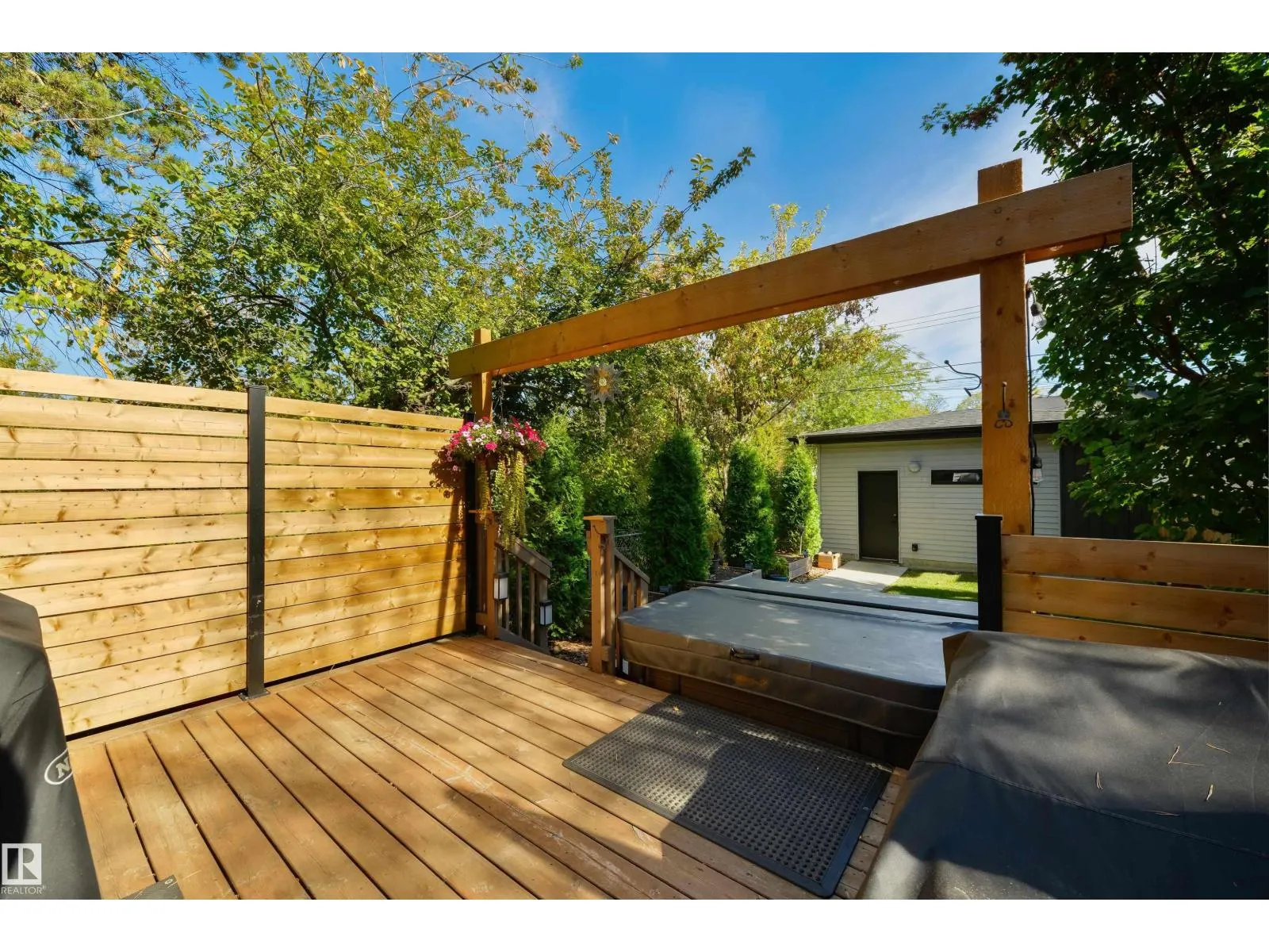 11415 126 ST NW