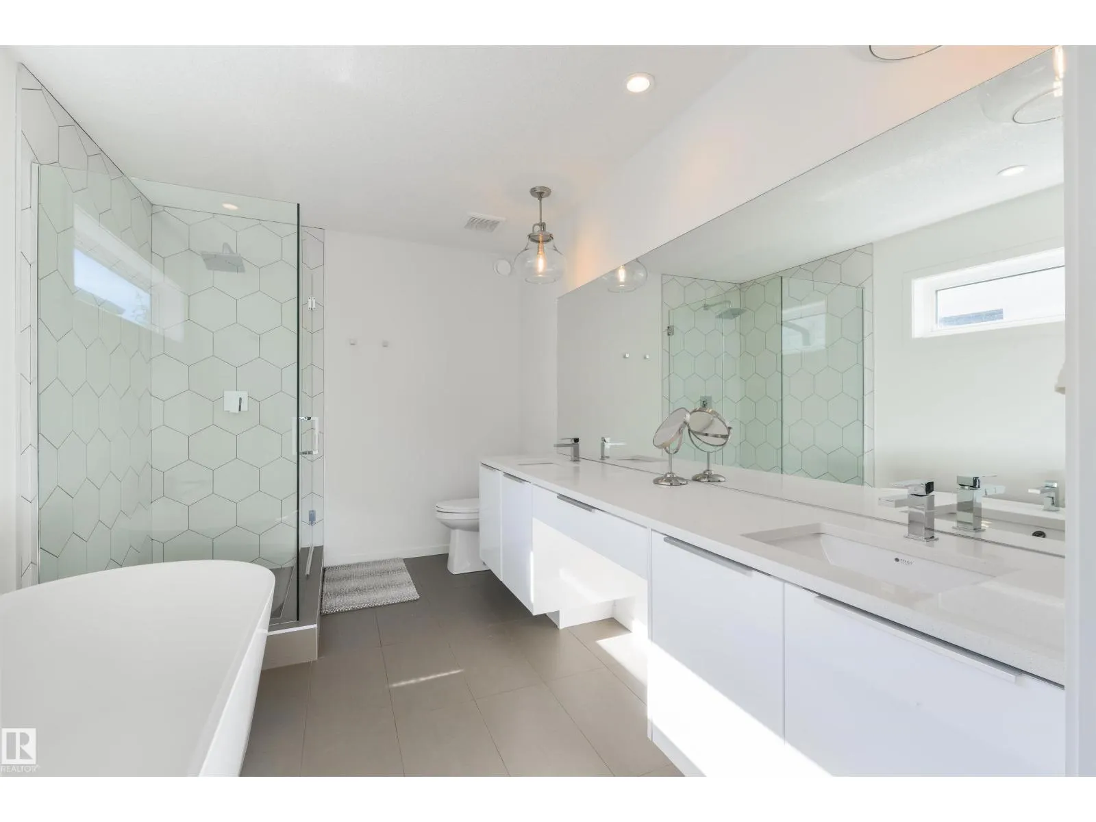 11415 126 ST NW