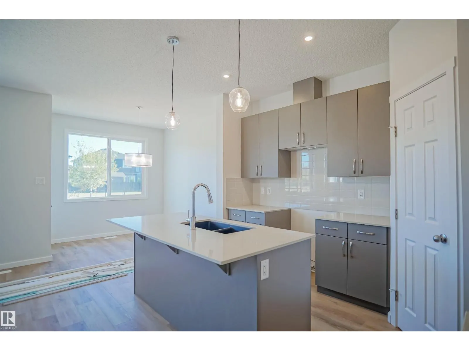 18146 73A ST NW