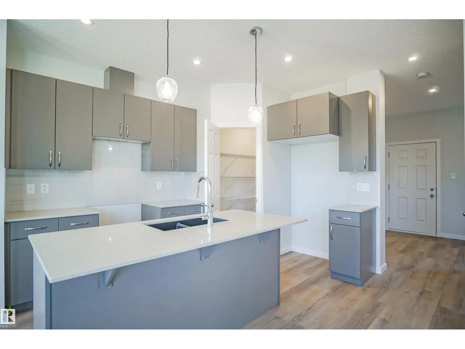 18146 73A ST NW
