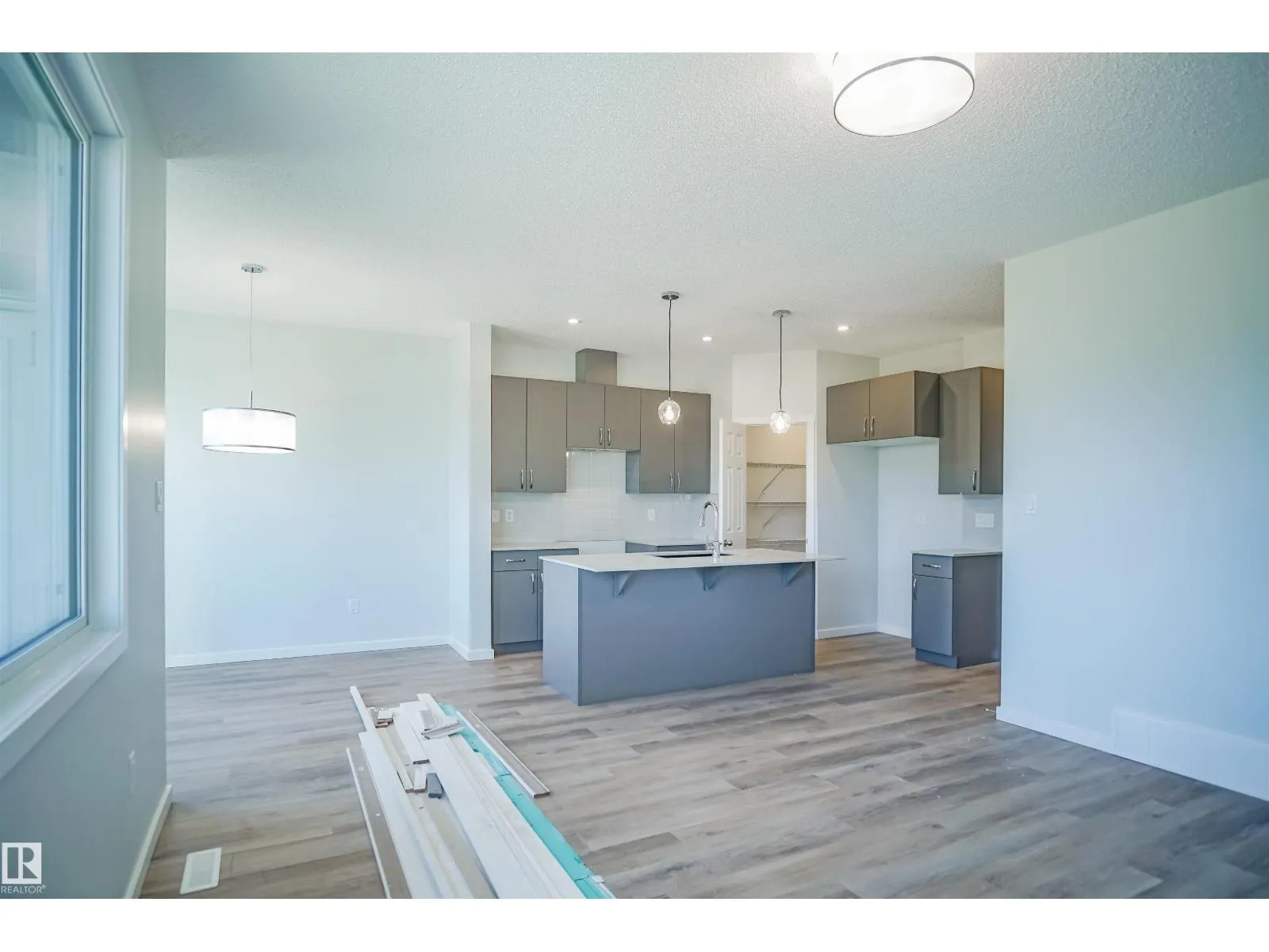 18146 73A ST NW
