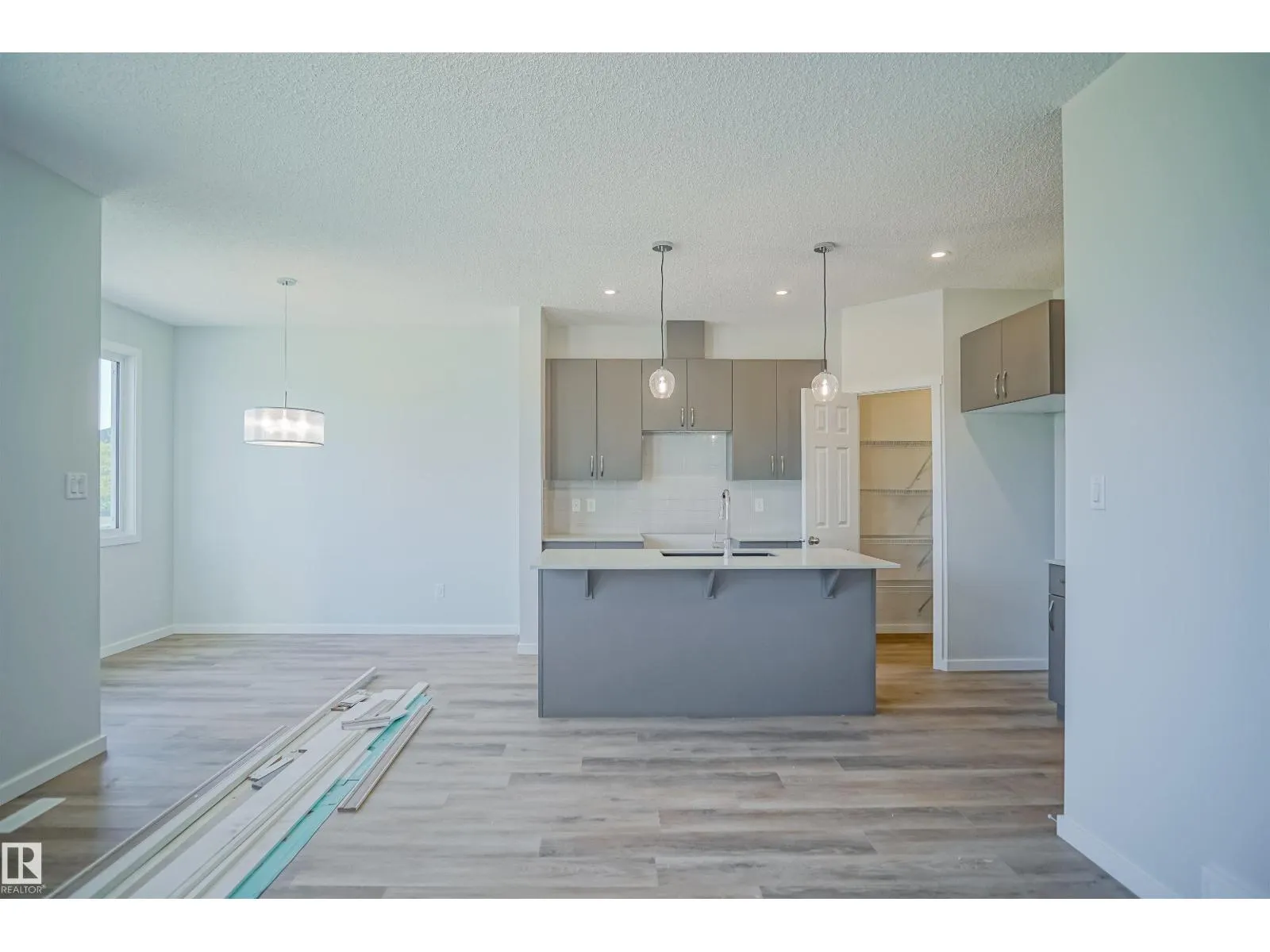 18146 73A ST NW