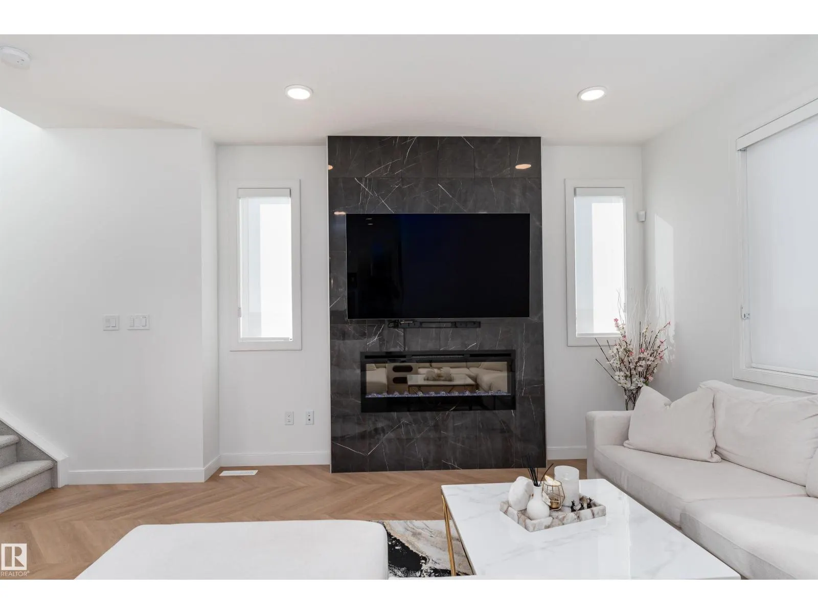 4204 HAWTHORN RO SW