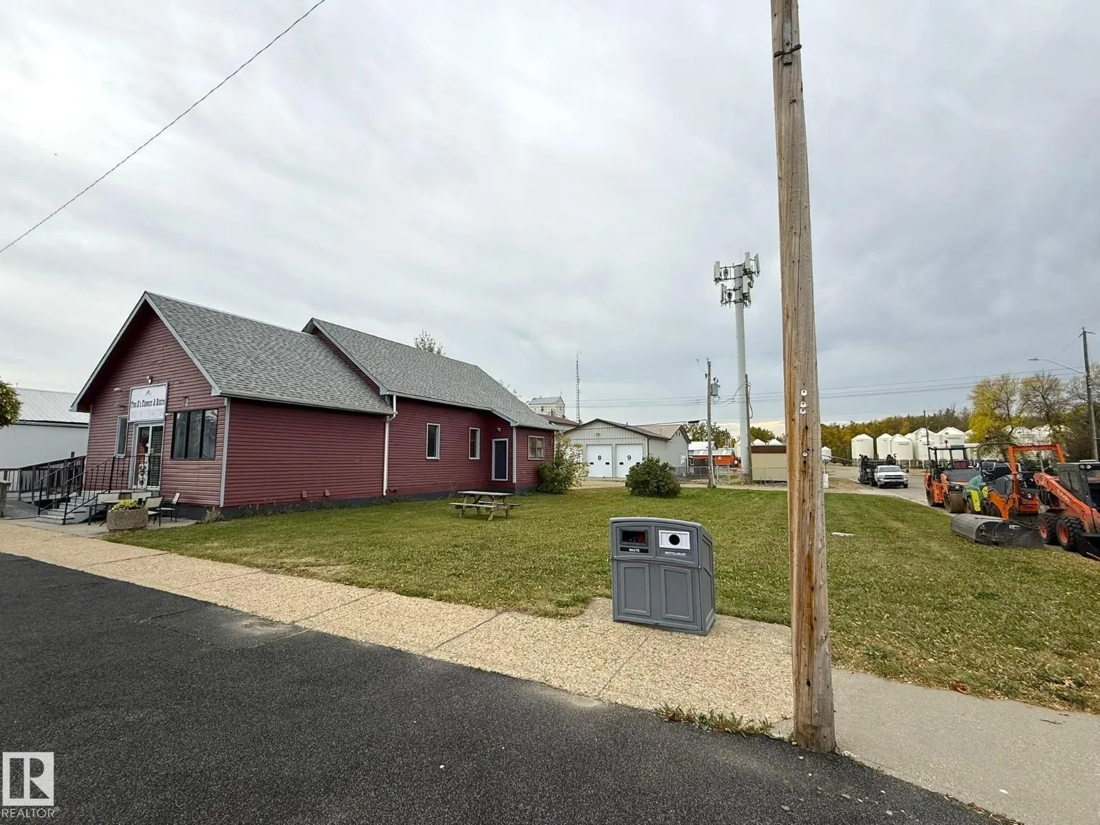 5032 52 ST