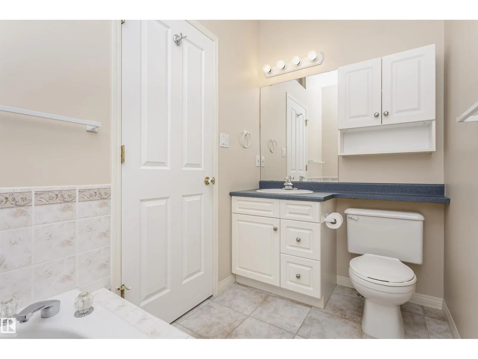 26 LONGVIEW PL