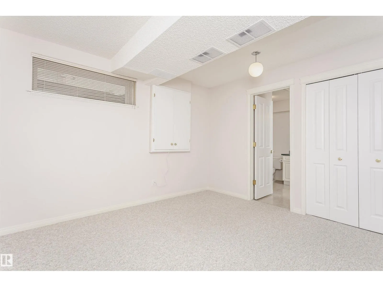 26 LONGVIEW PL