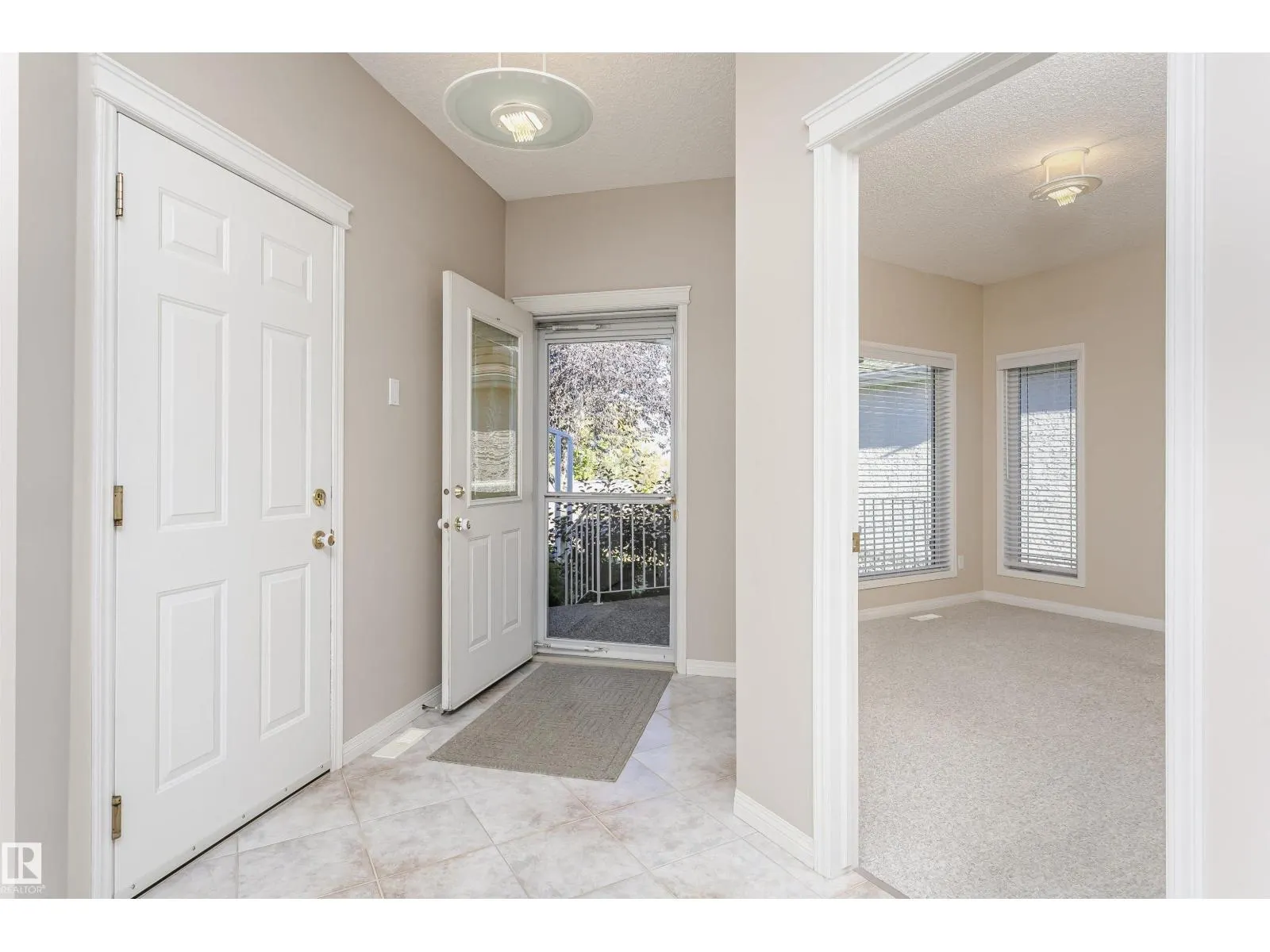26 LONGVIEW PL