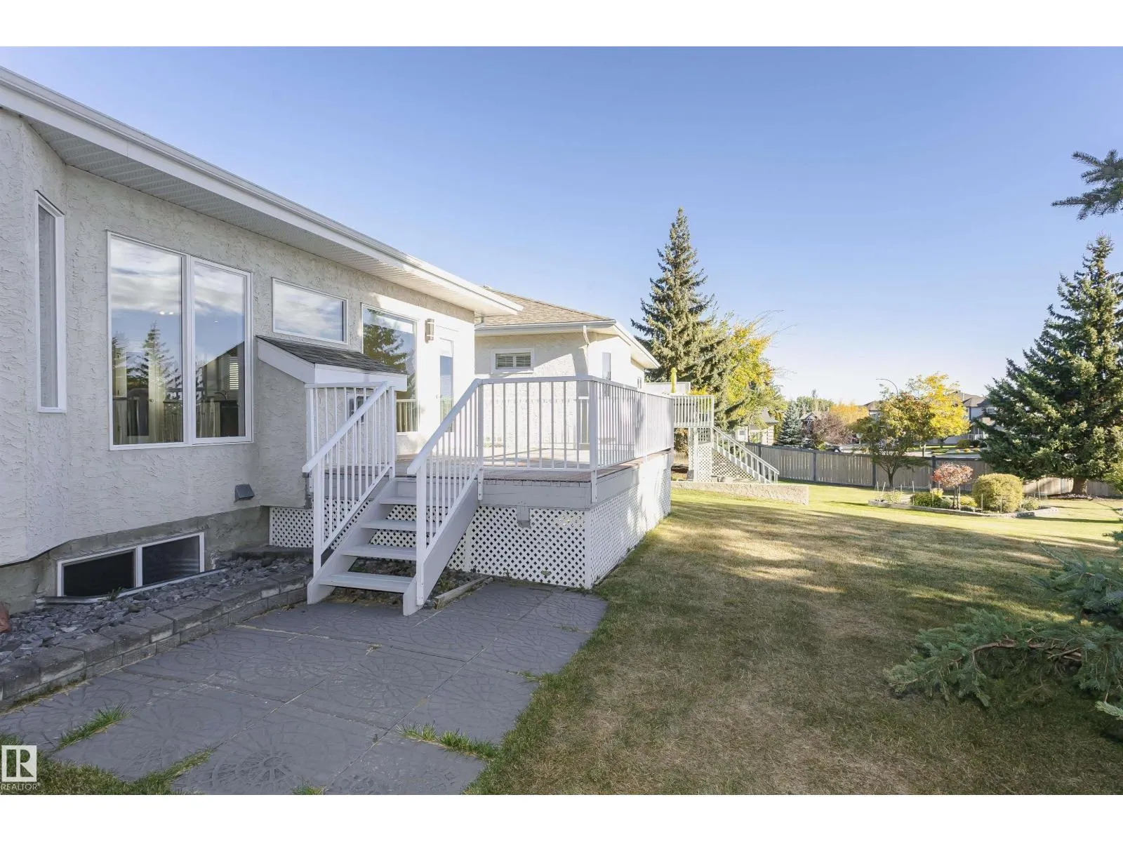 26 LONGVIEW PL