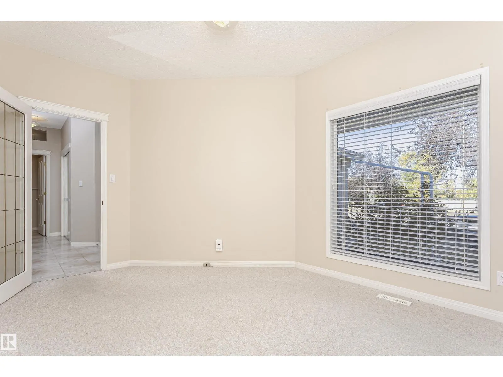 26 LONGVIEW PL