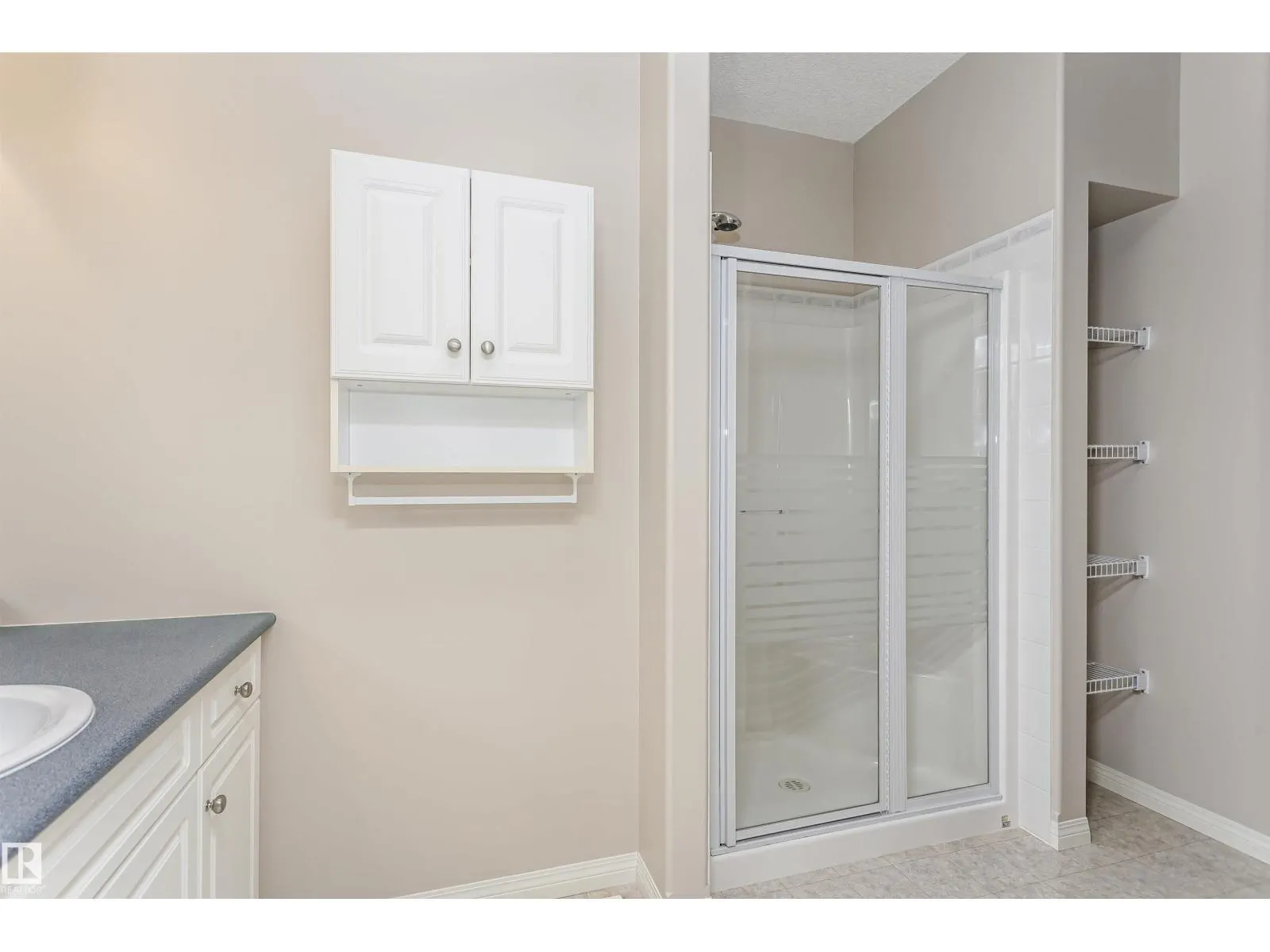 26 LONGVIEW PL