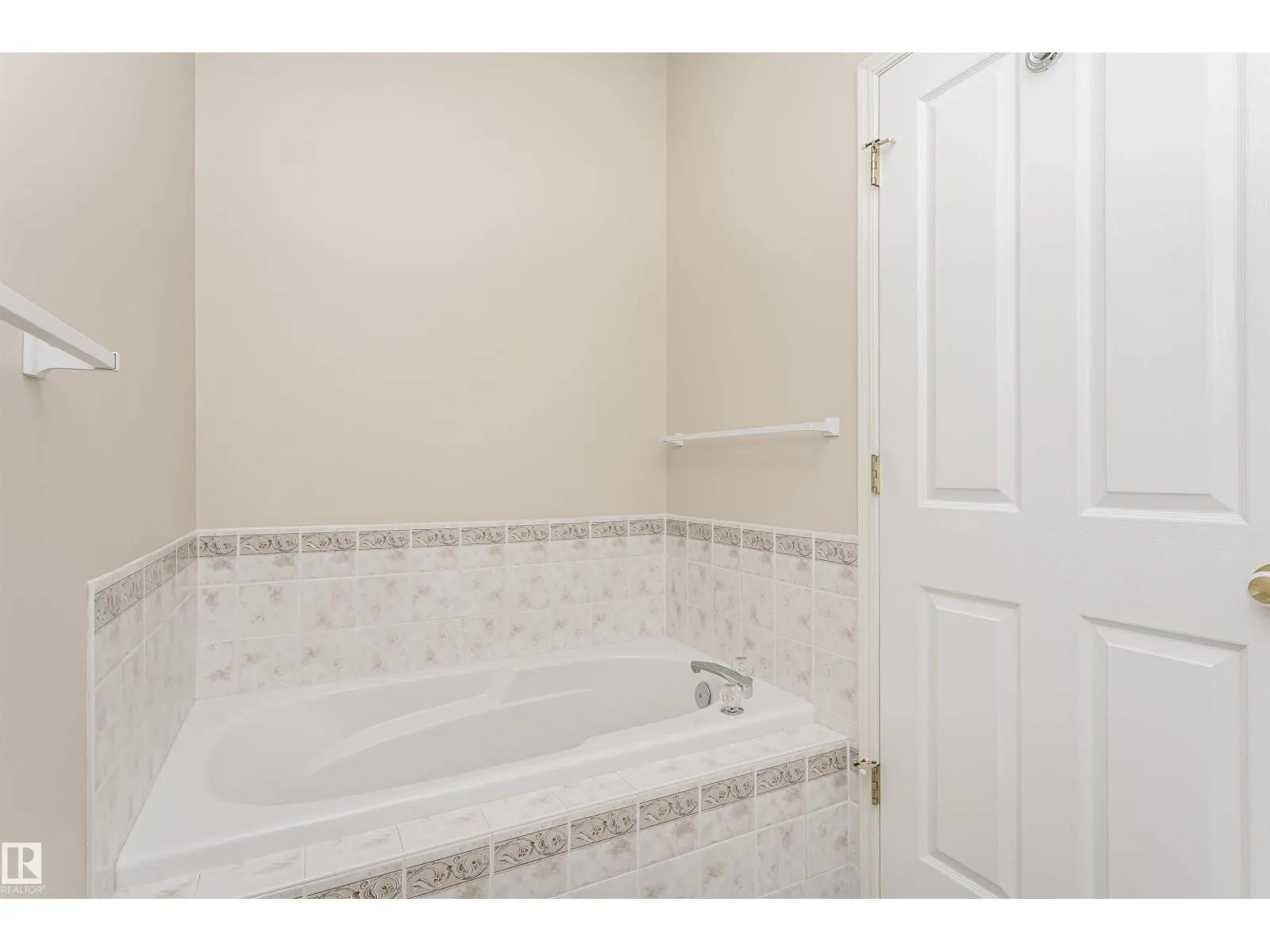 26 LONGVIEW PL