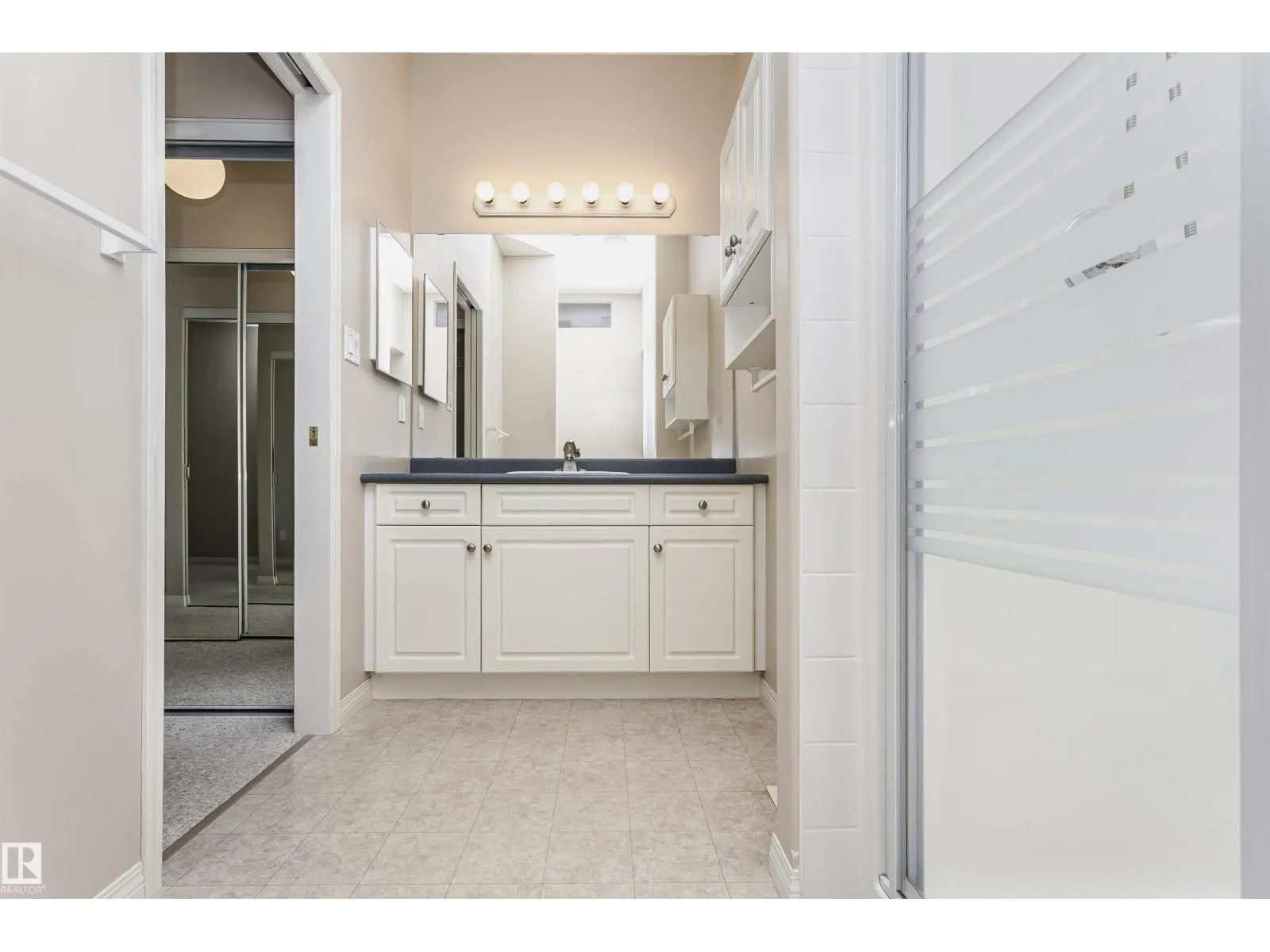 26 LONGVIEW PL
