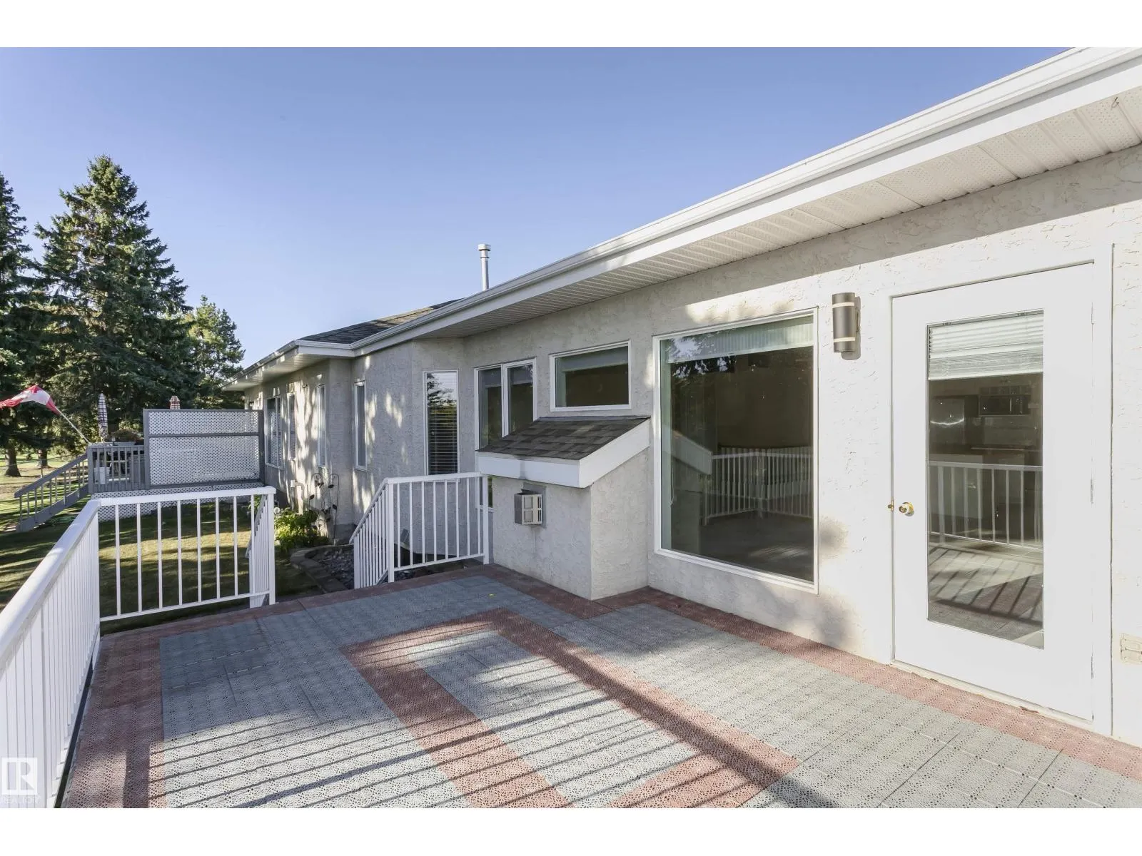 26 LONGVIEW PL