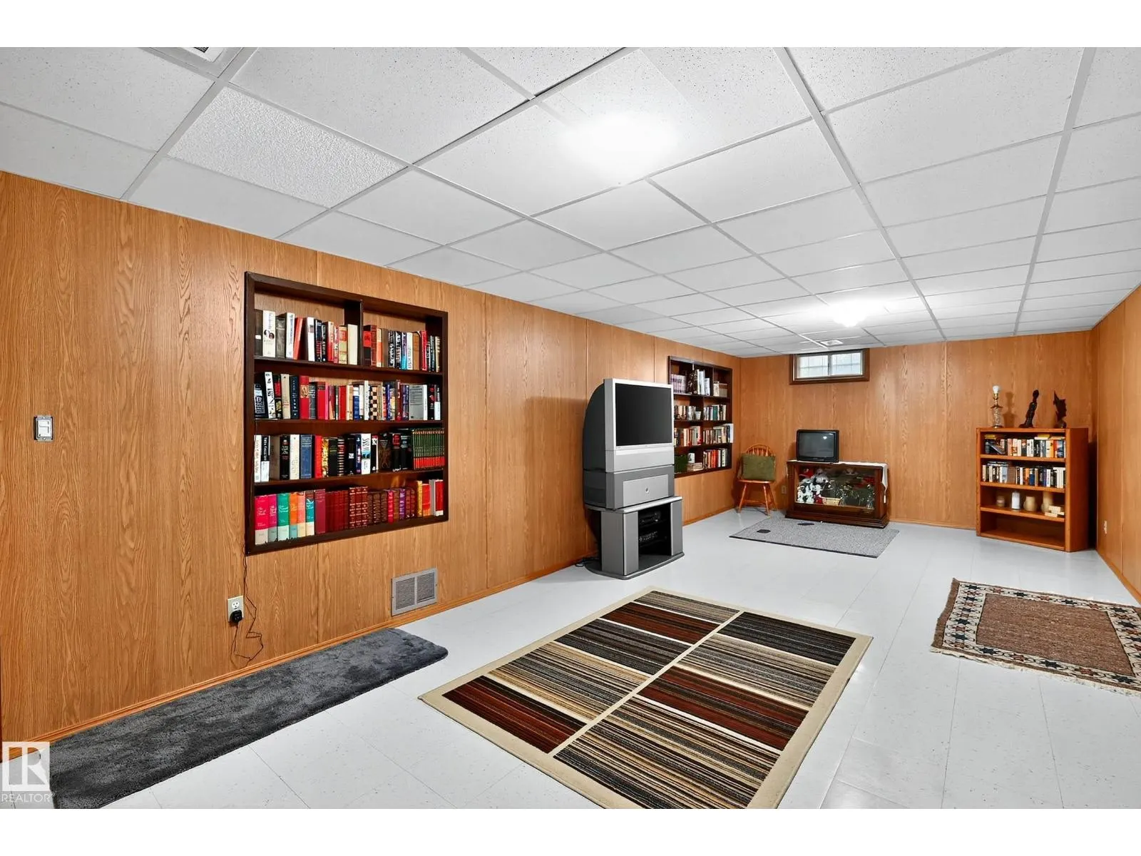 10527 133 AV NW