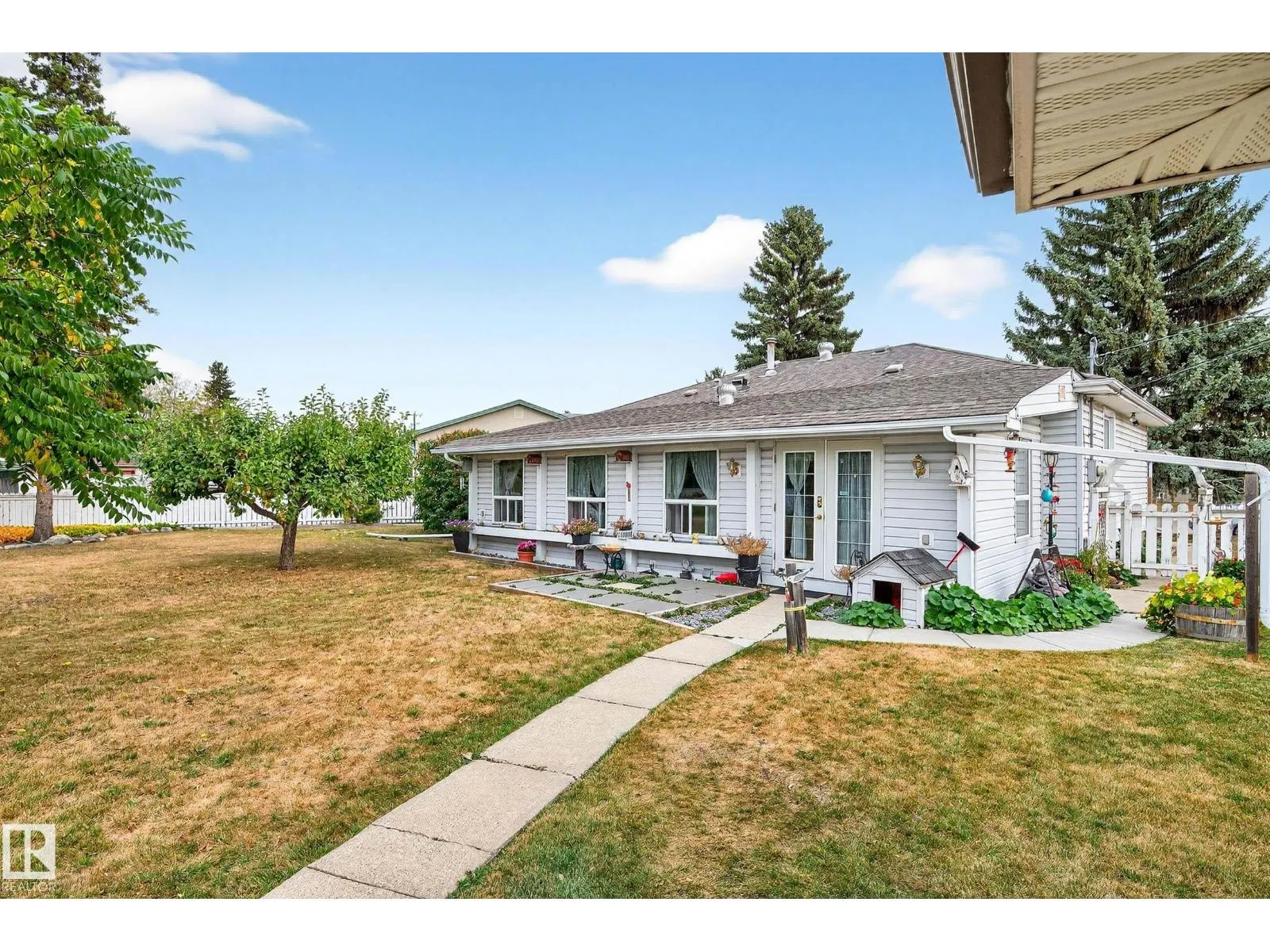 10527 133 AV NW