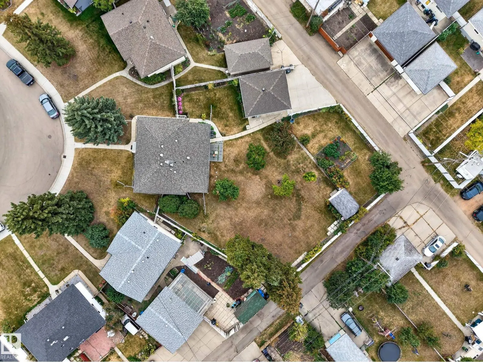 10527 133 AV NW