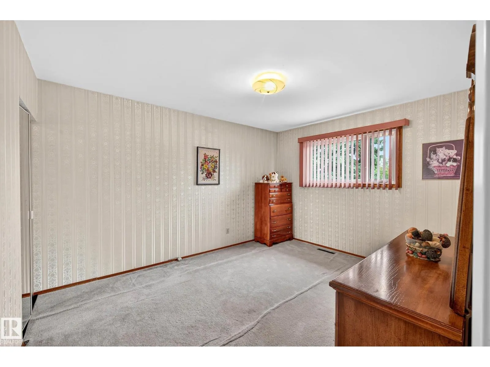 10527 133 AV NW