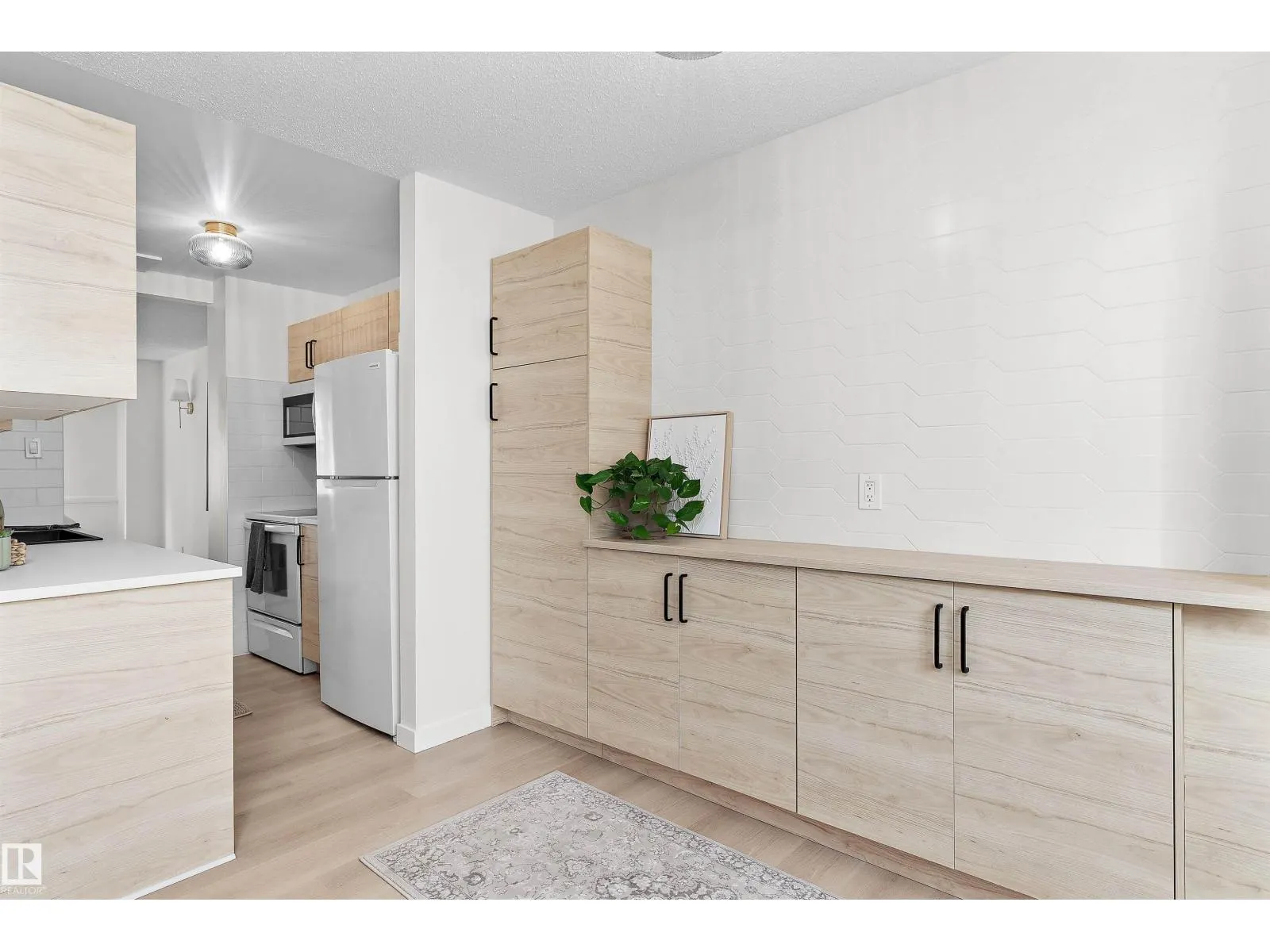 717 VILLAGE ON THE GREEN GR NW