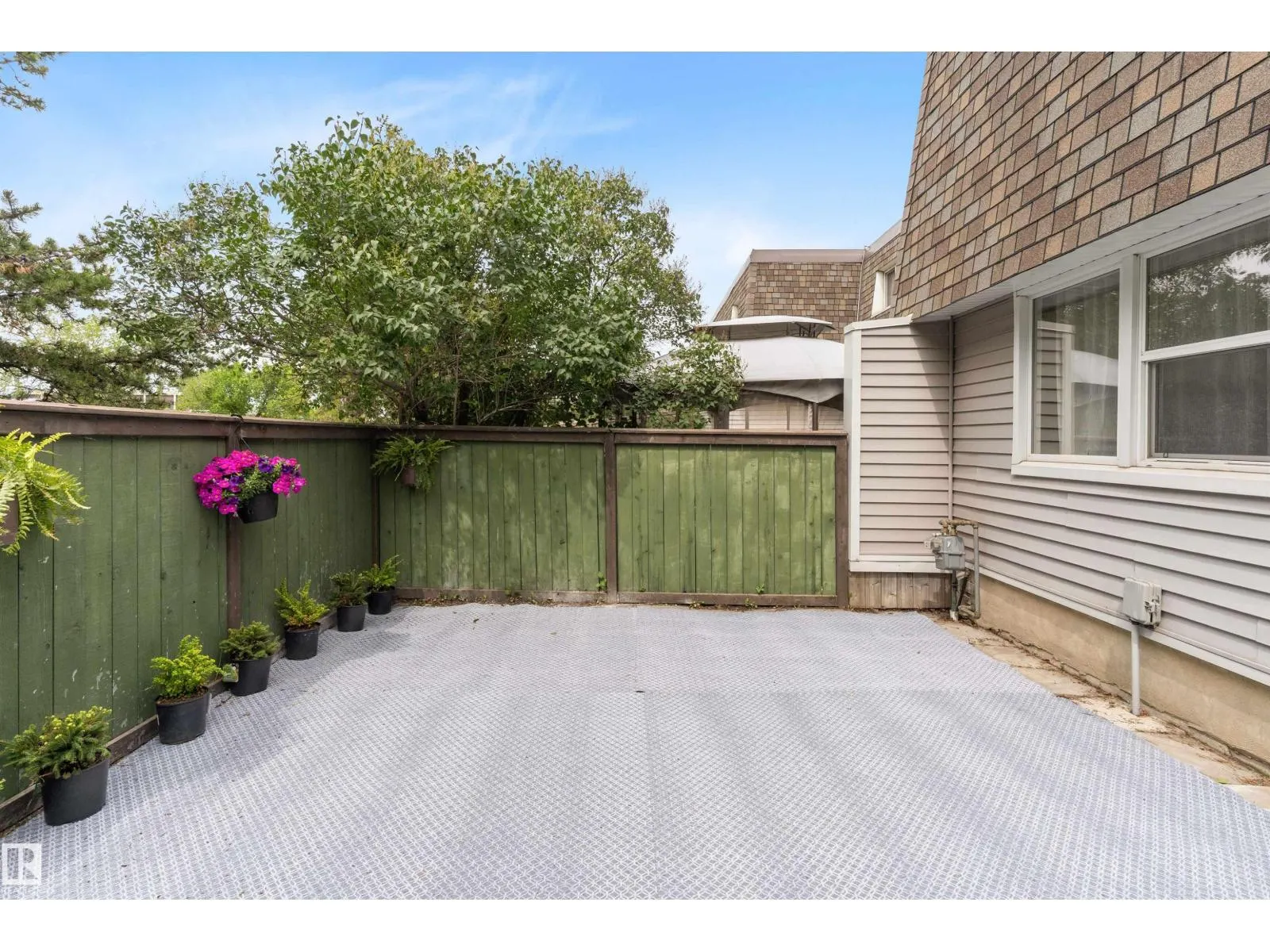 717 VILLAGE ON THE GREEN GR NW