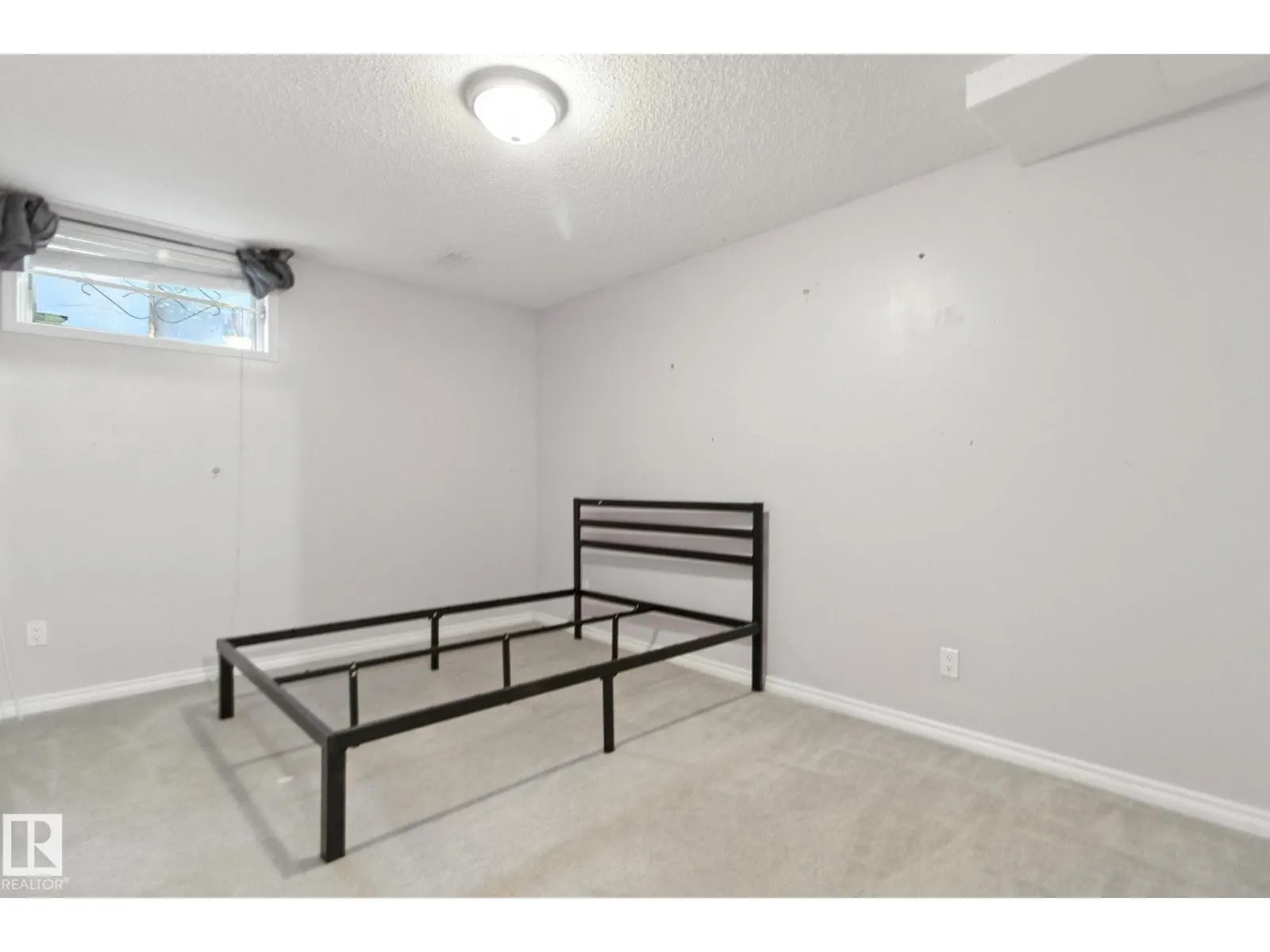 18008 61 AV NW