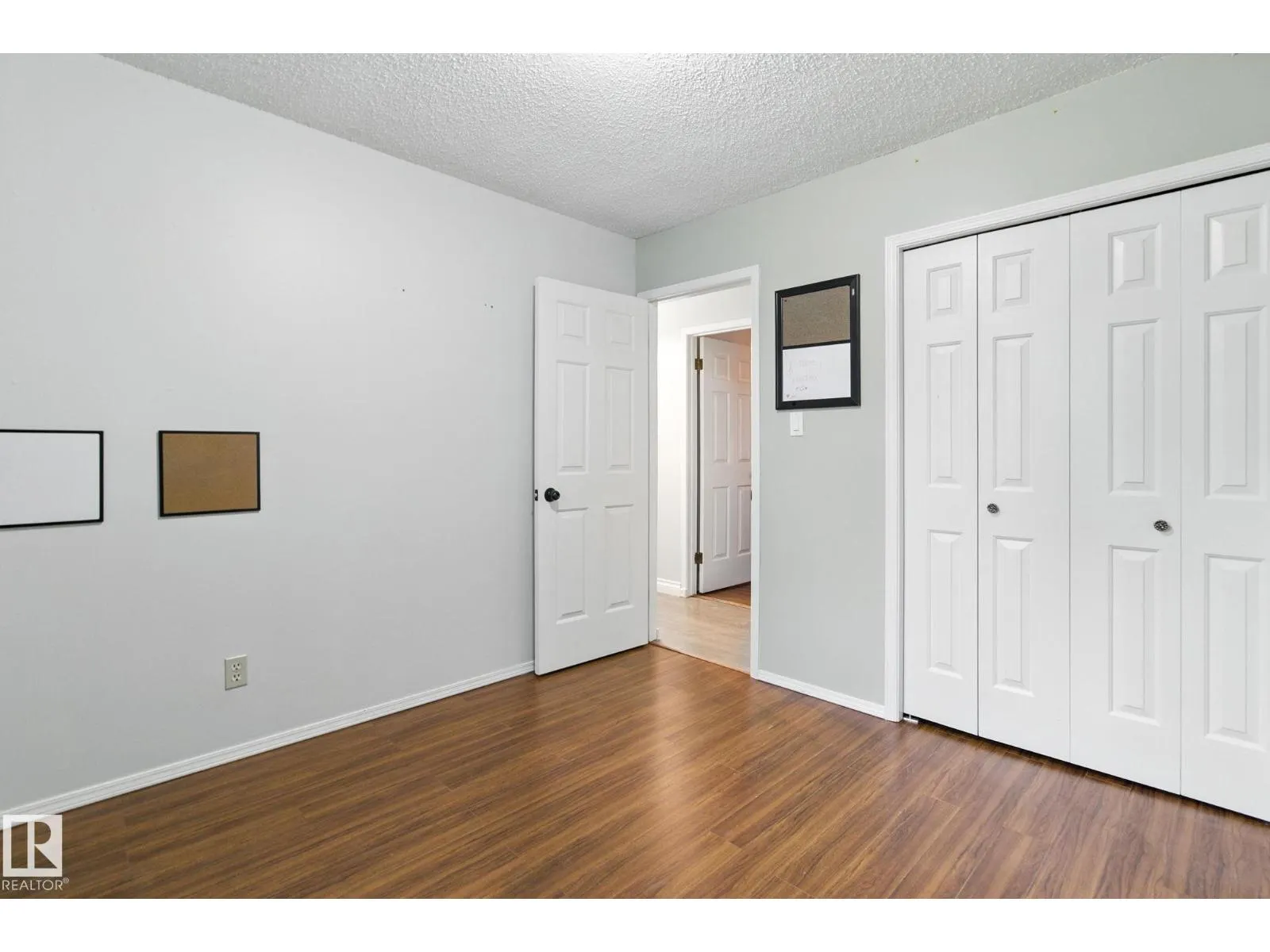 18008 61 AV NW