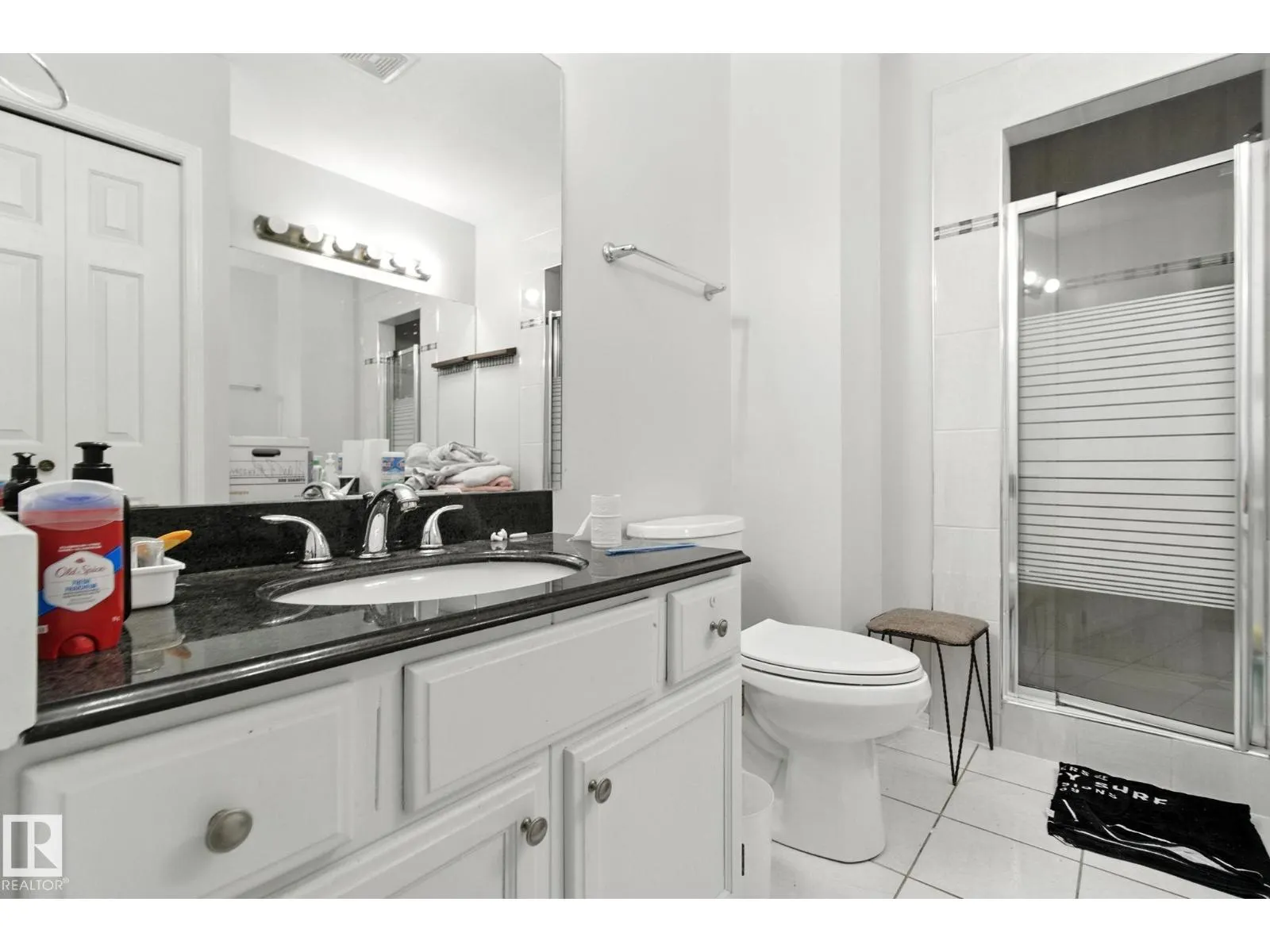 18008 61 AV NW