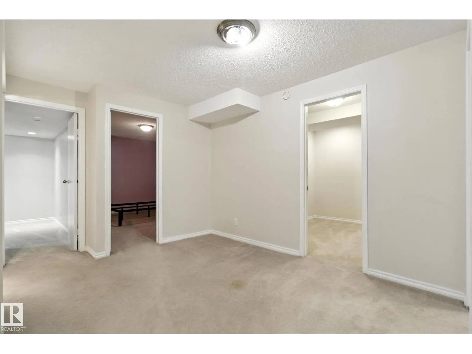 18008 61 AV NW