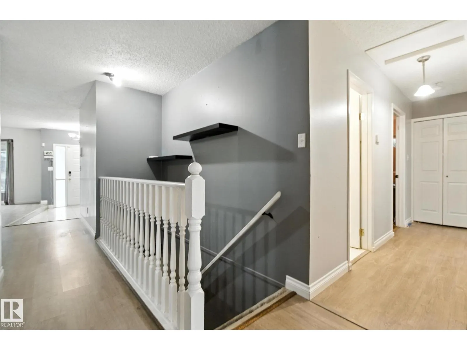 18008 61 AV NW